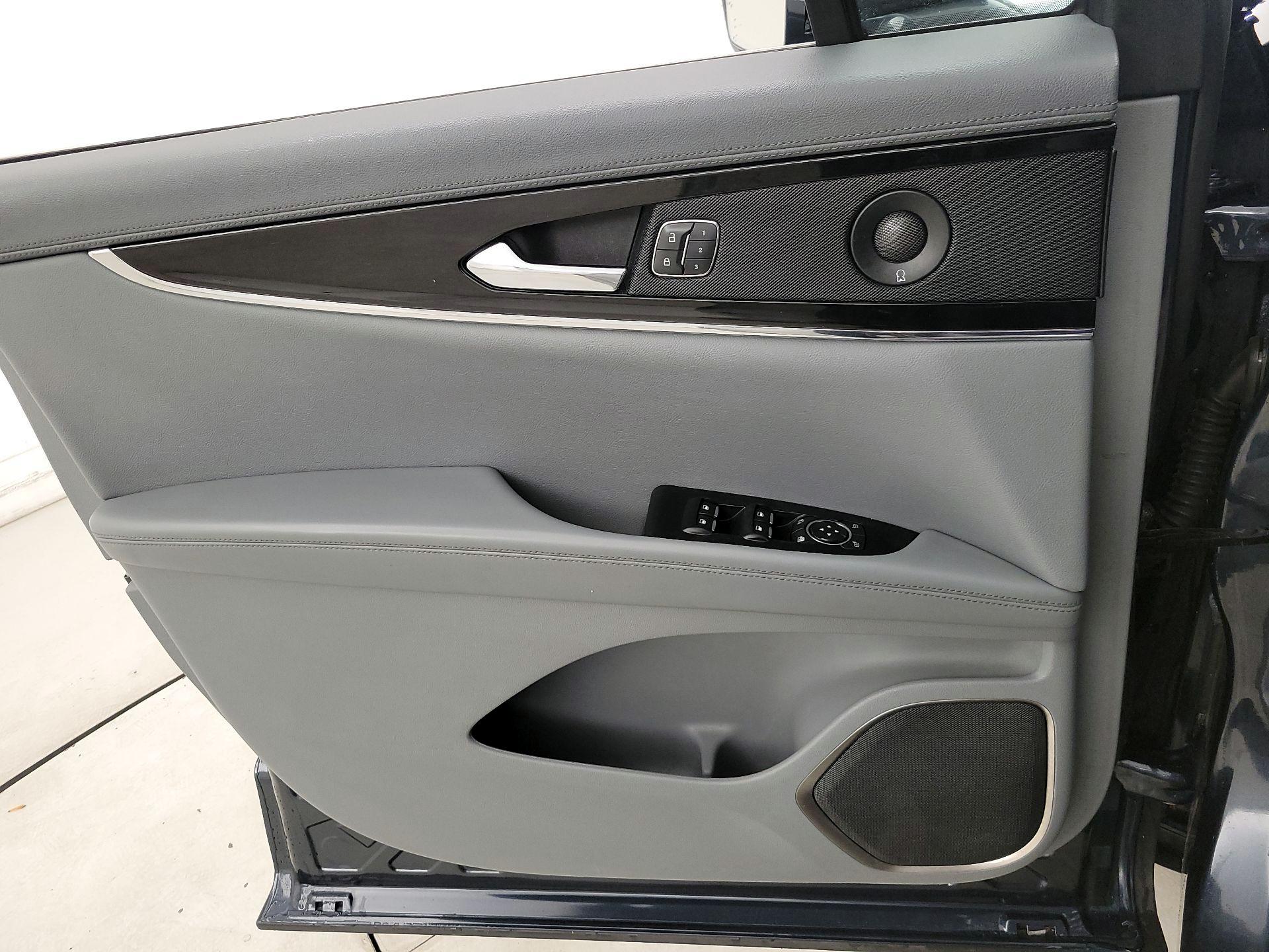 Thumbnail: 2022 Lincoln Nautilus - 12