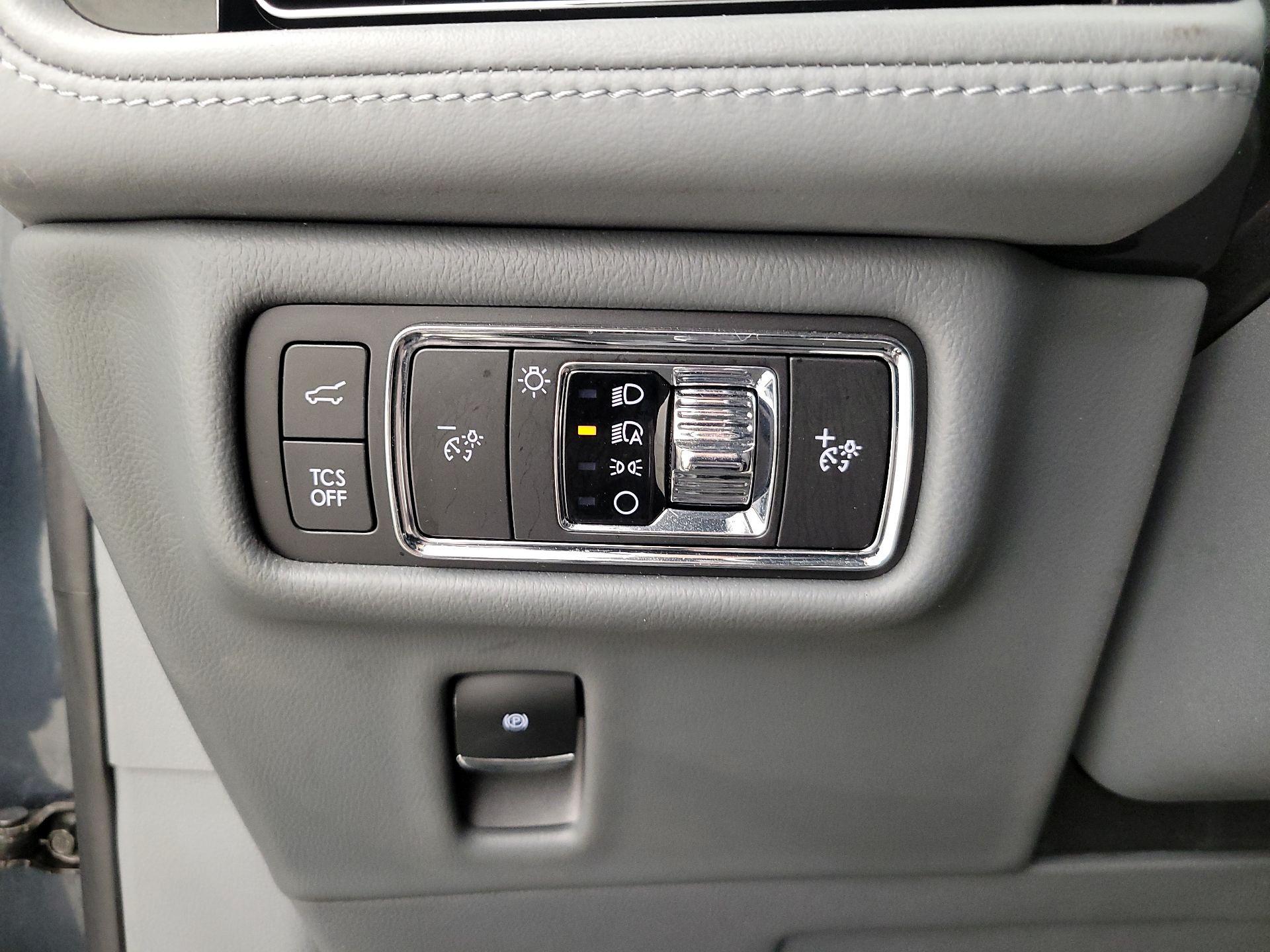 Thumbnail: 2022 Lincoln Nautilus - 13