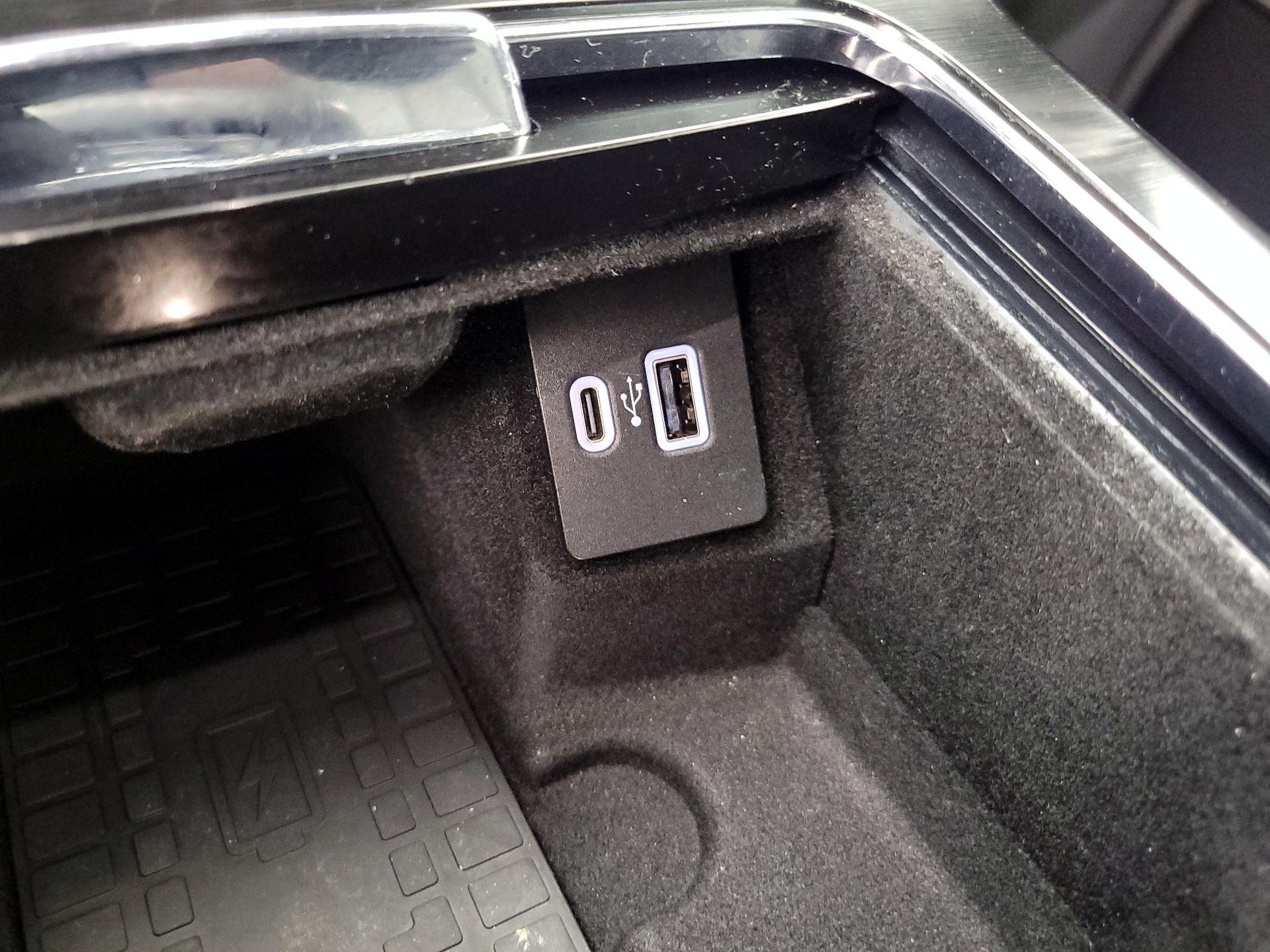 Thumbnail: 2022 Lincoln Nautilus - 19