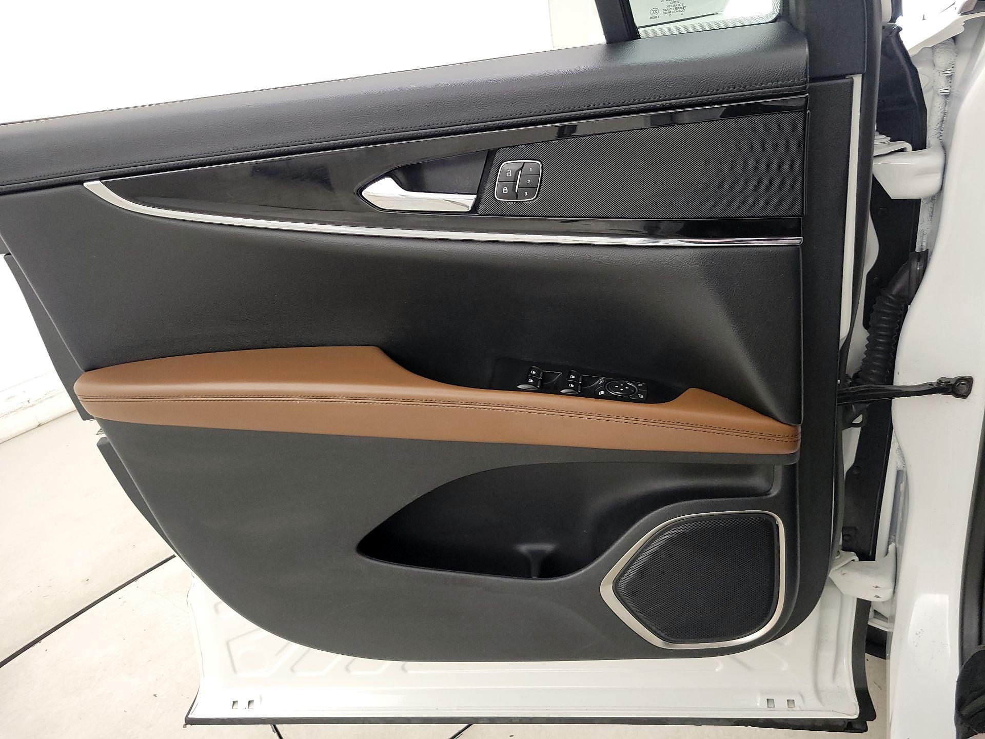 Thumbnail: 2022 Lincoln Nautilus - 12