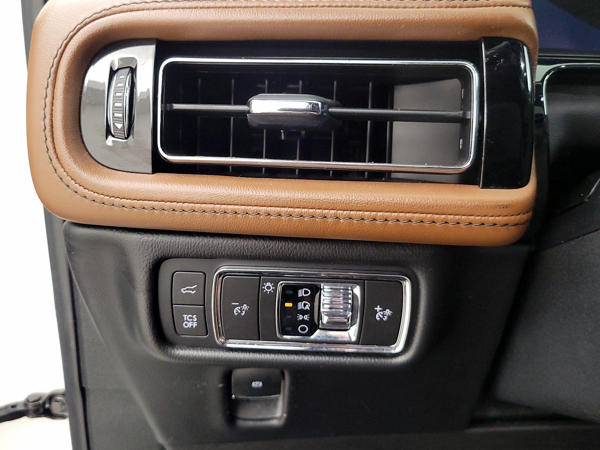 Thumbnail: 2022 Lincoln Nautilus - 13