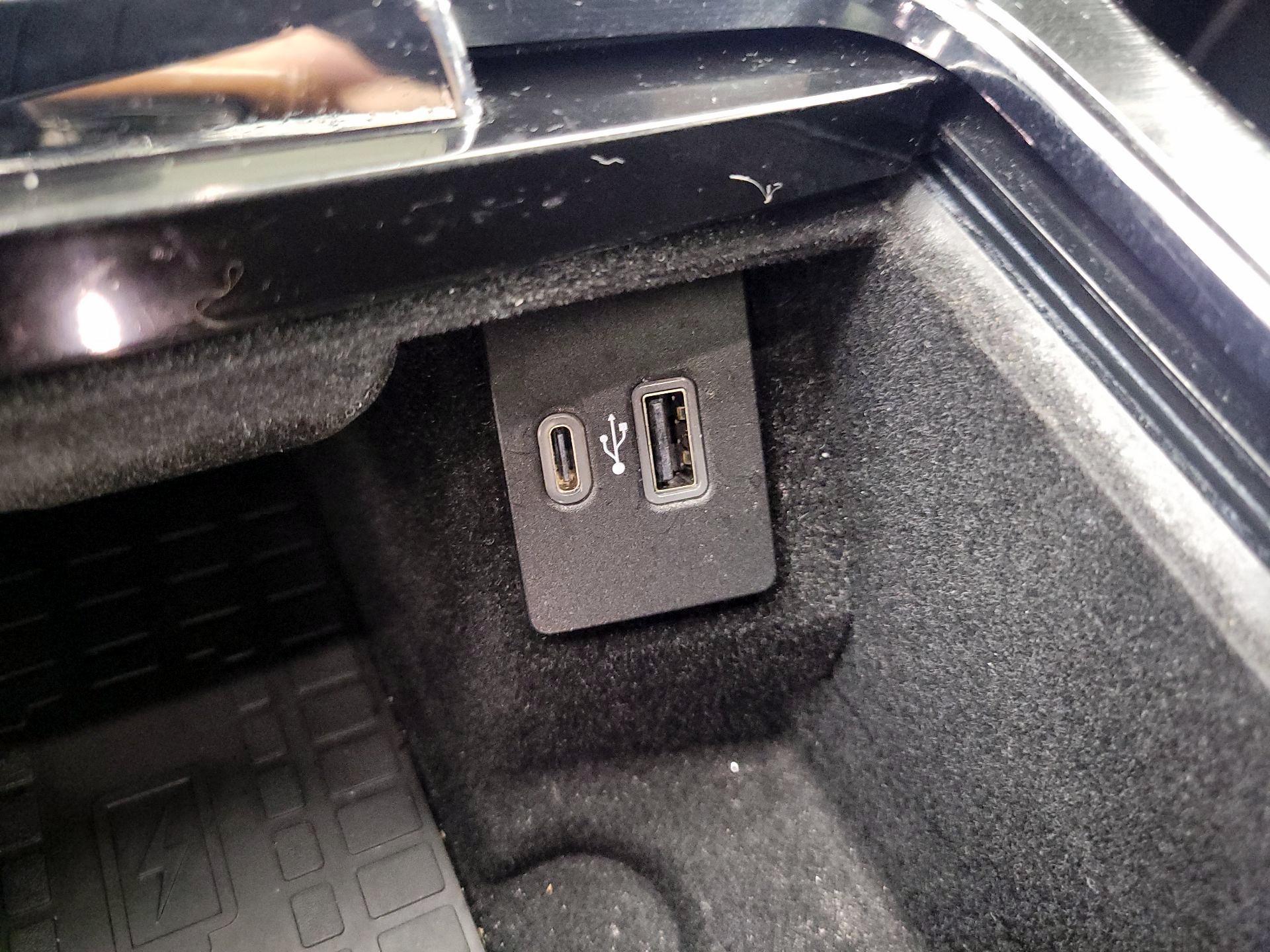 Thumbnail: 2022 Lincoln Nautilus - 19