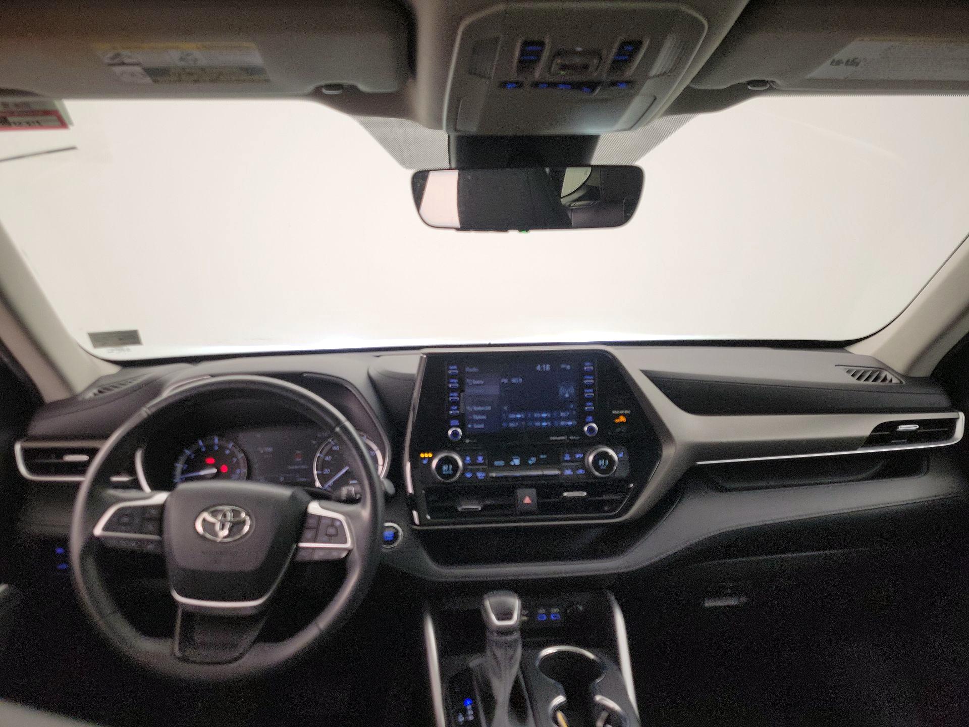 Thumbnail: 2022 Toyota Highlander - 9