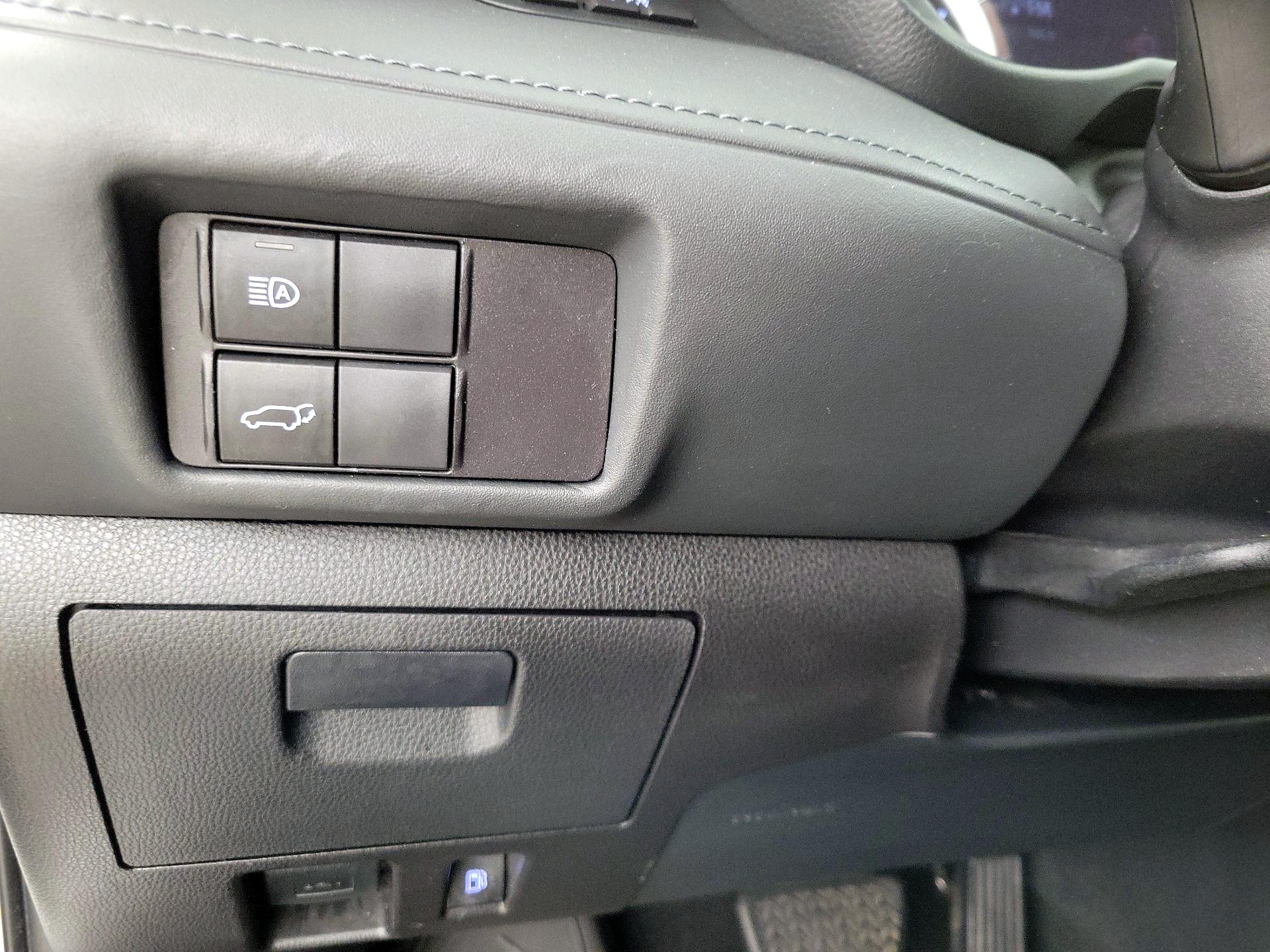 Thumbnail: 2022 Toyota Highlander - 13