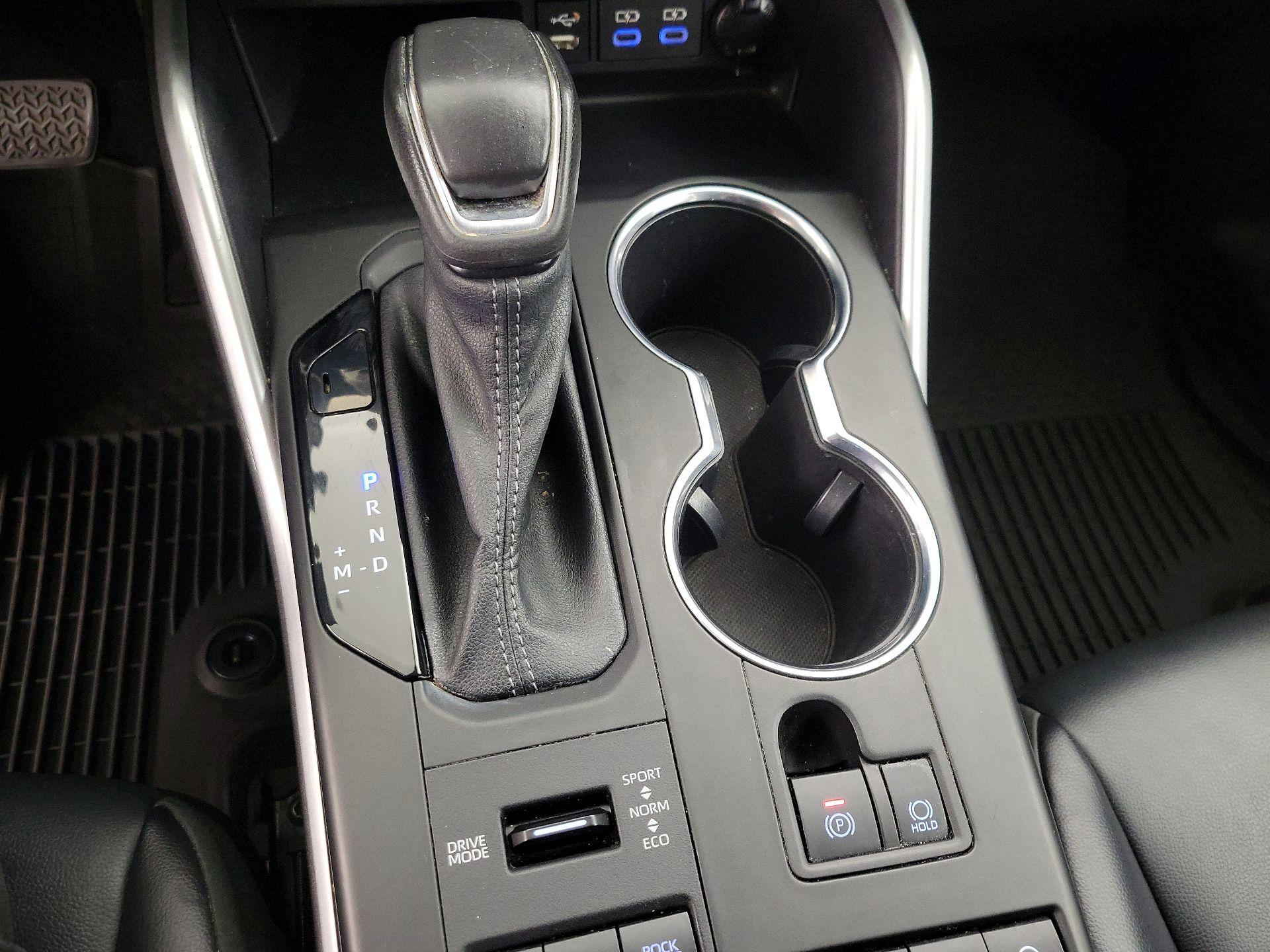 Thumbnail: 2022 Toyota Highlander - 17