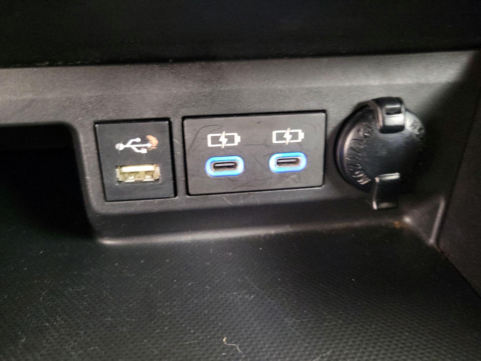 Thumbnail: 2022 Toyota Highlander - 18