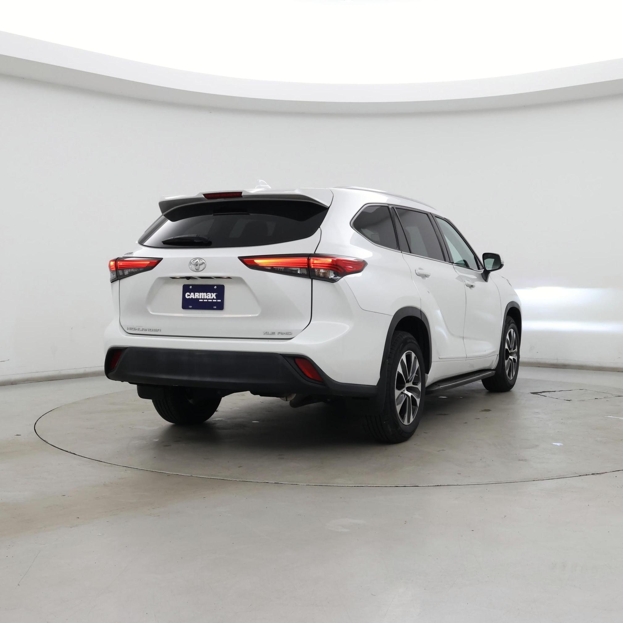 Thumbnail: 2022 Toyota Highlander - 8