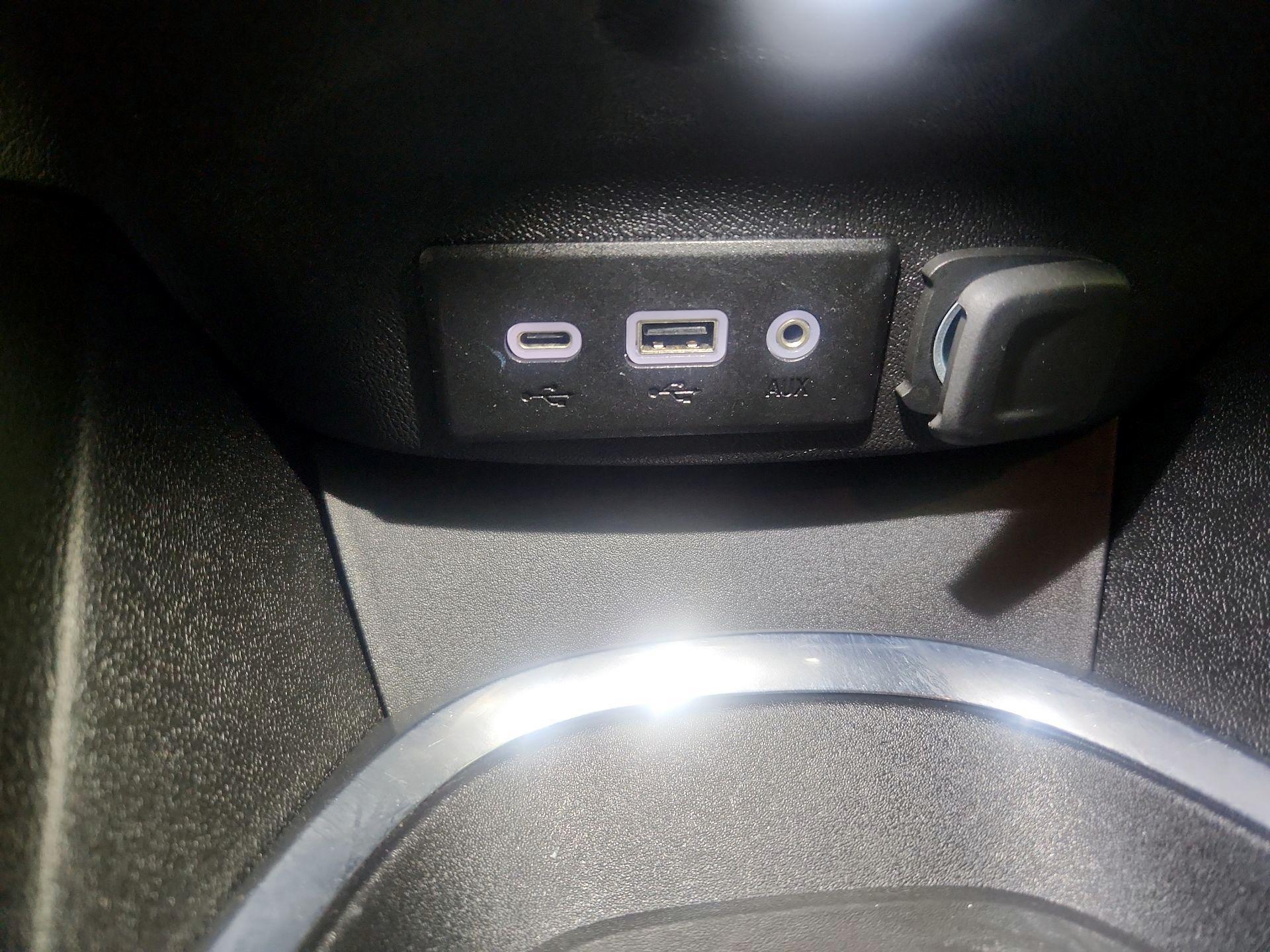 Thumbnail: 2023 Chevrolet Malibu - 18