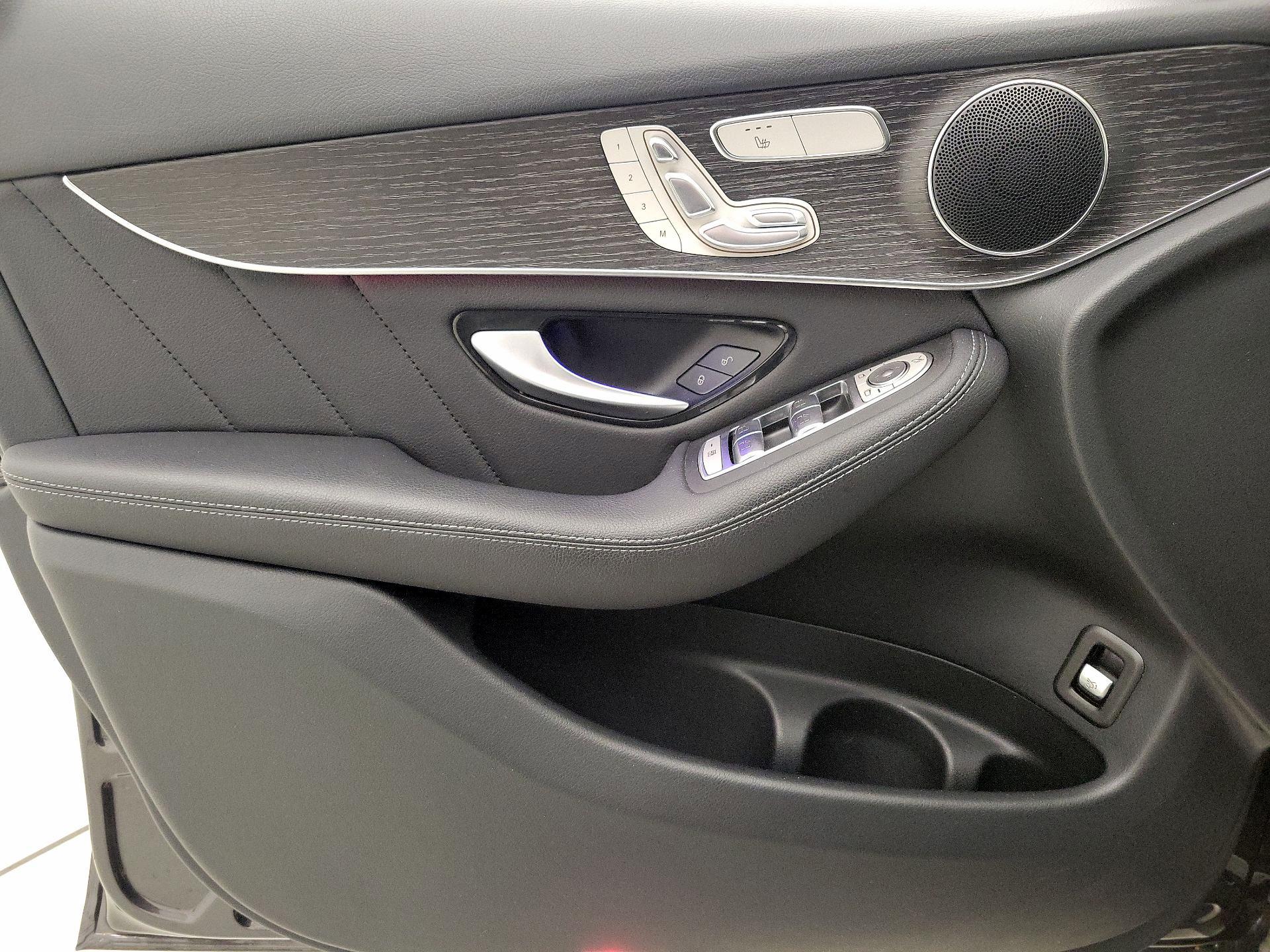 Thumbnail: 2022 Mercedes-Benz GLC - 12