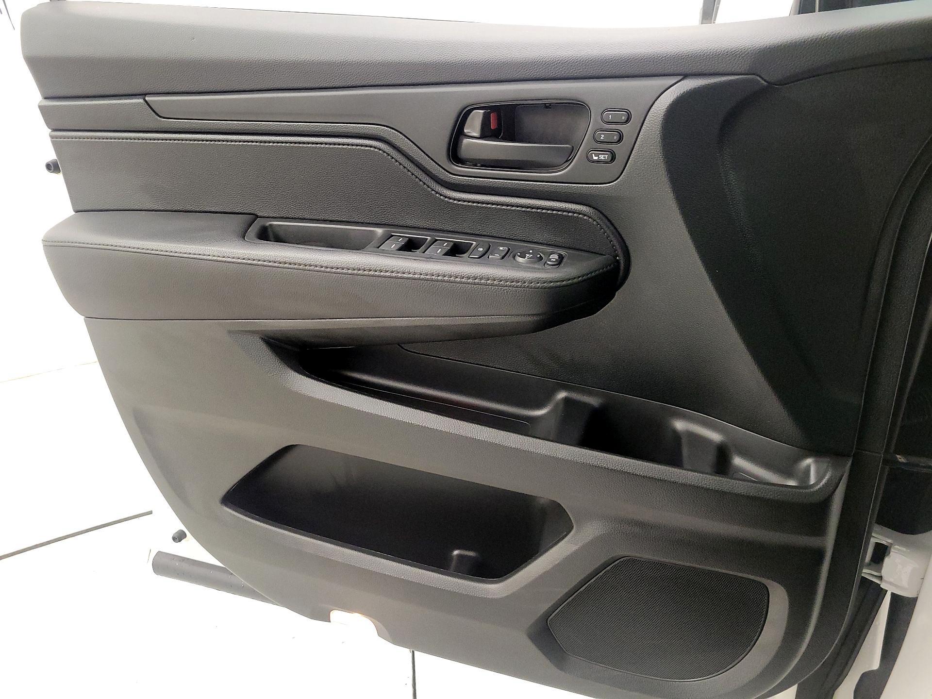 Thumbnail: 2023 Honda Odyssey - 12