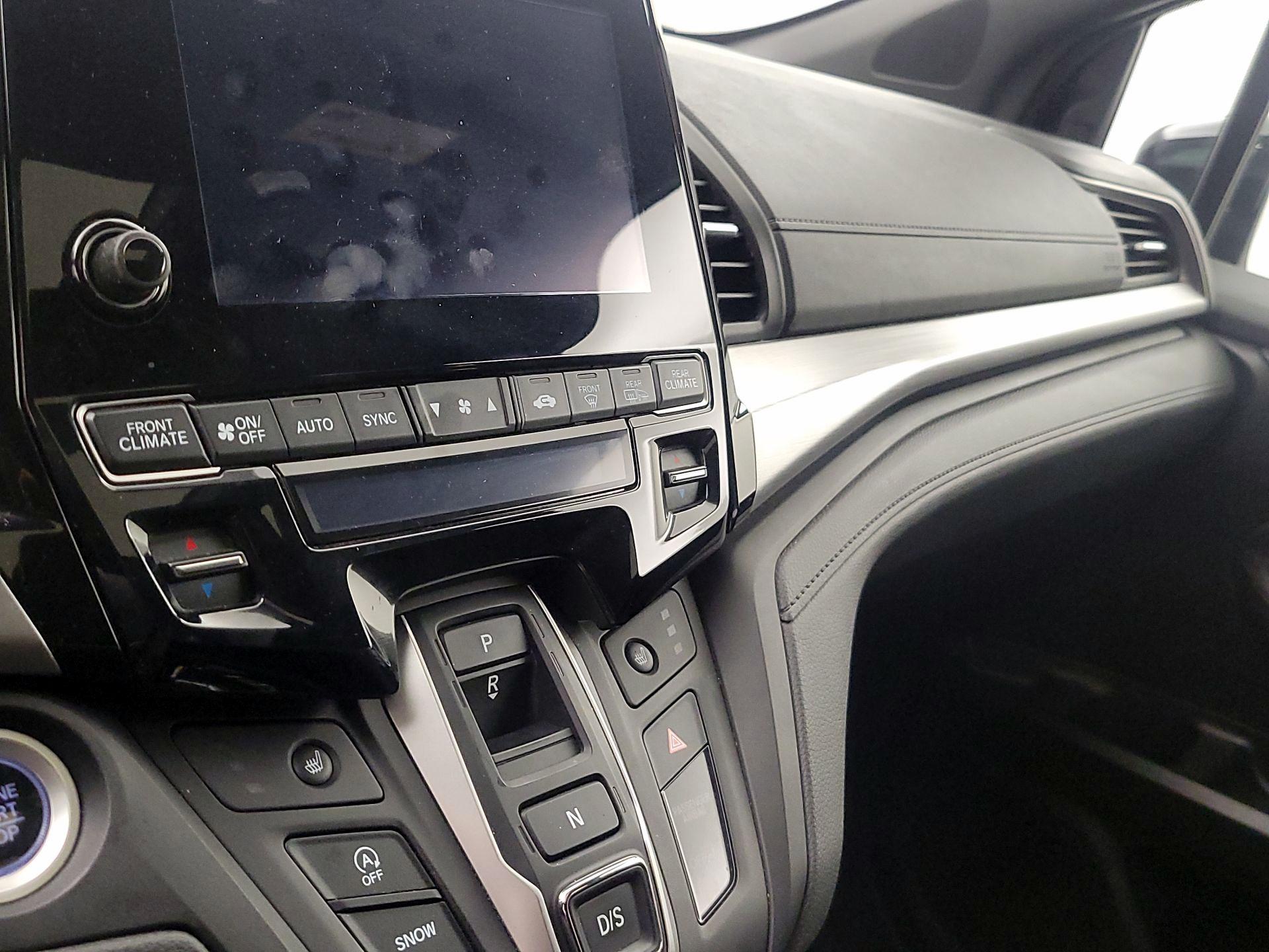 Thumbnail: 2023 Honda Odyssey - 16