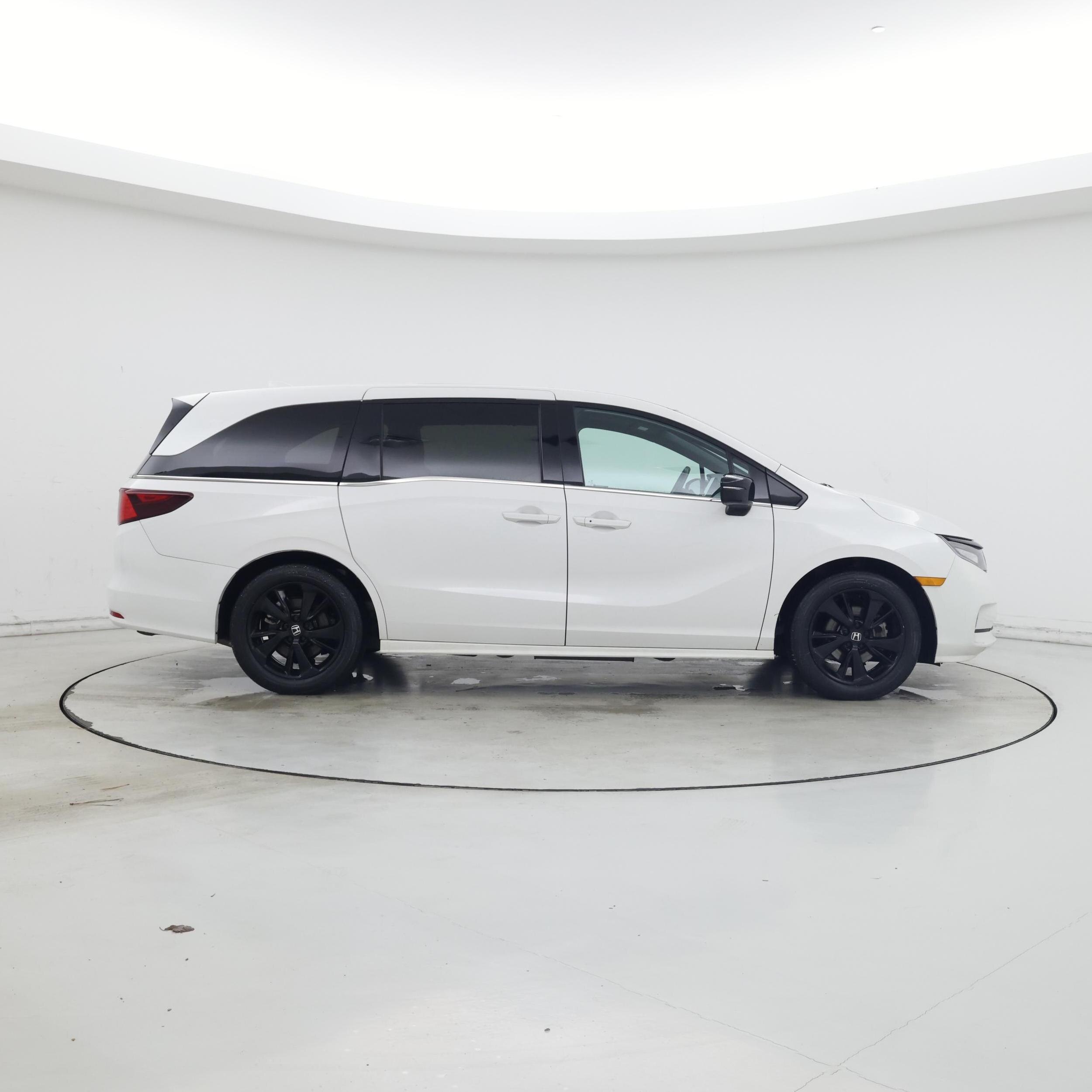 Thumbnail: 2023 Honda Odyssey - 7