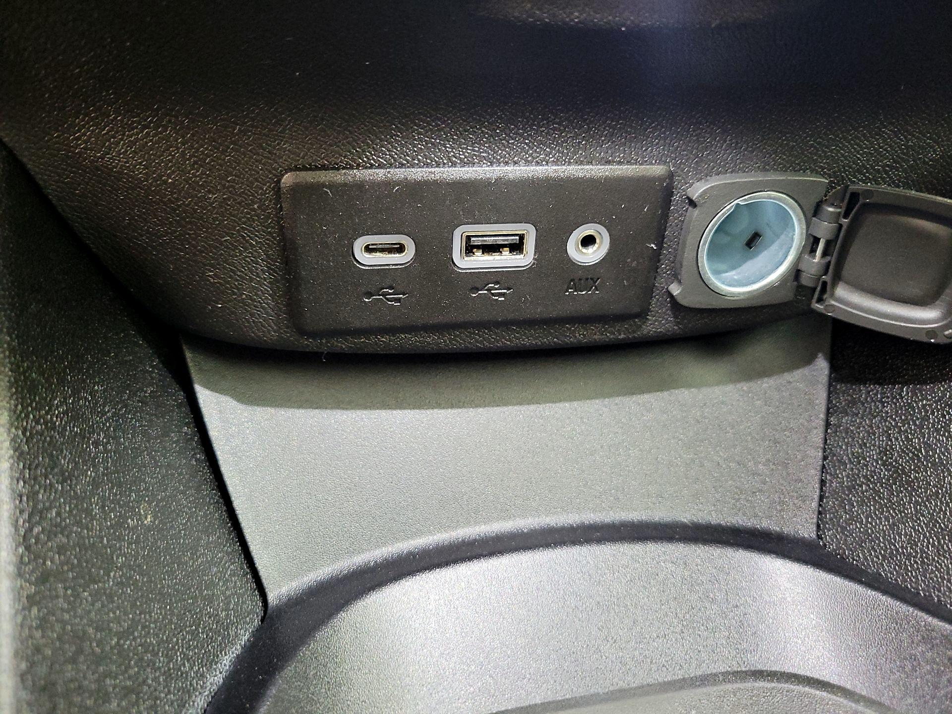 Thumbnail: 2024 Chevrolet Malibu - 18