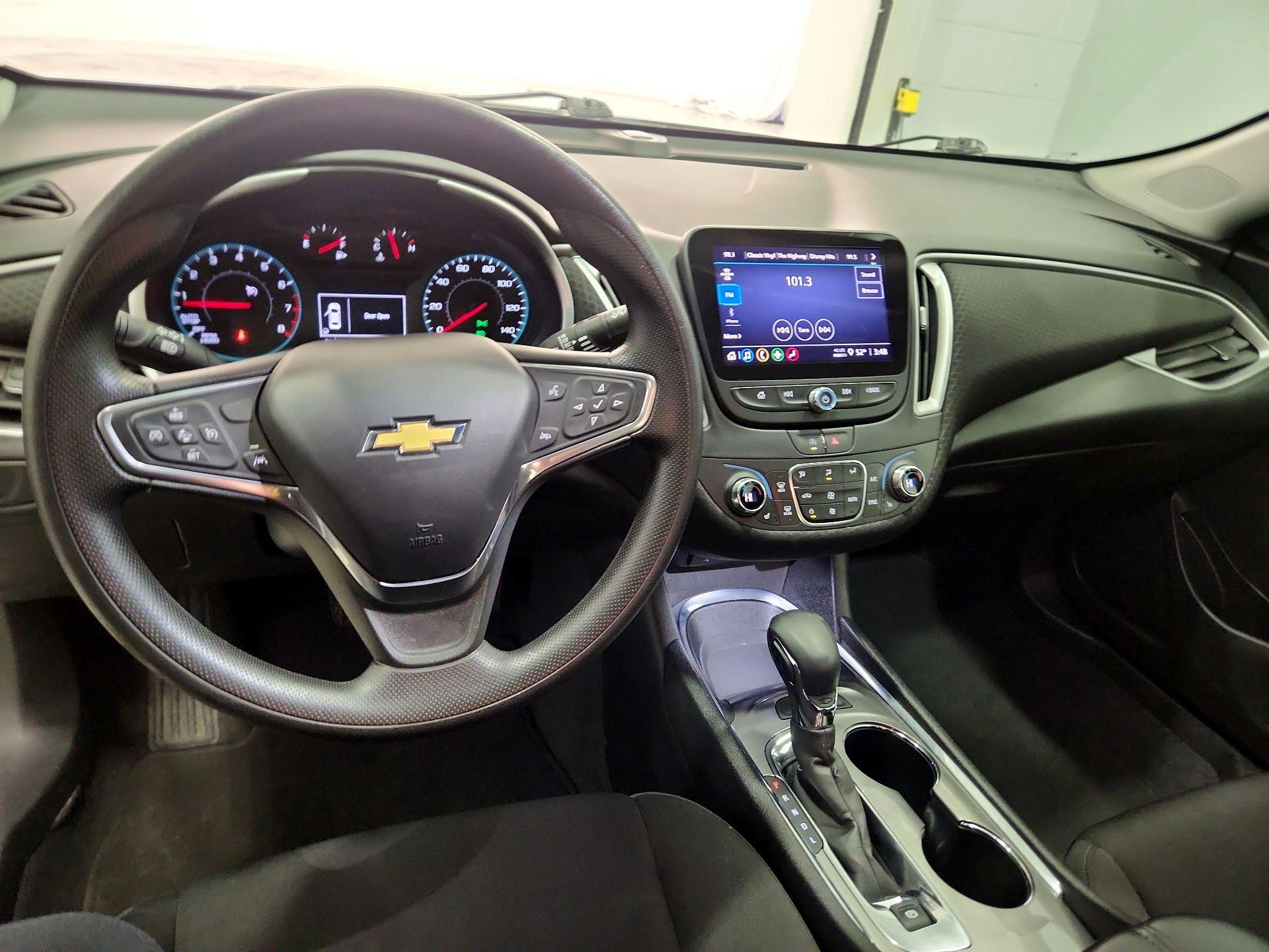 Thumbnail: 2023 Chevrolet Malibu - 9