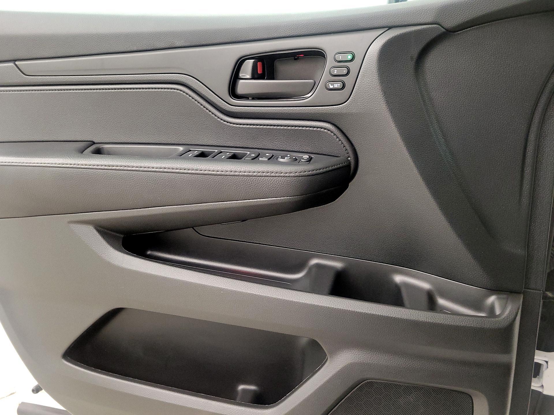 Thumbnail: 2023 Honda Odyssey - 12