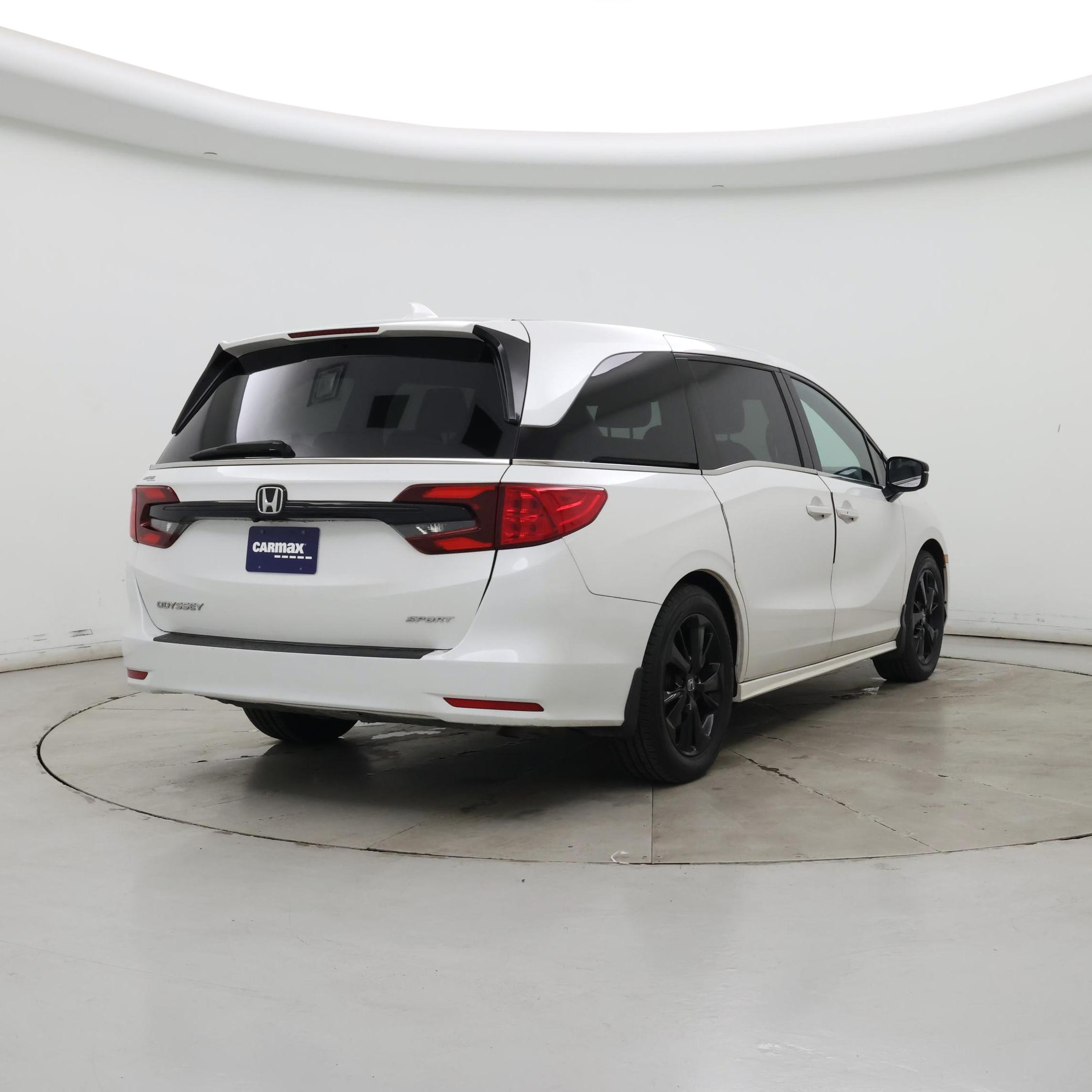 Thumbnail: 2023 Honda Odyssey - 8