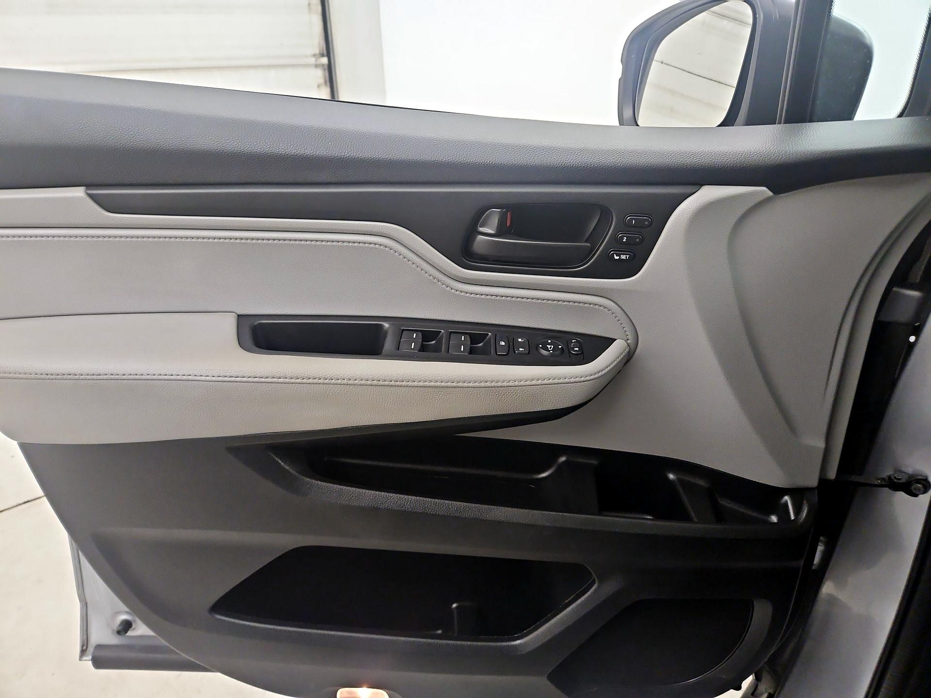 Thumbnail: 2023 Honda Odyssey - 12