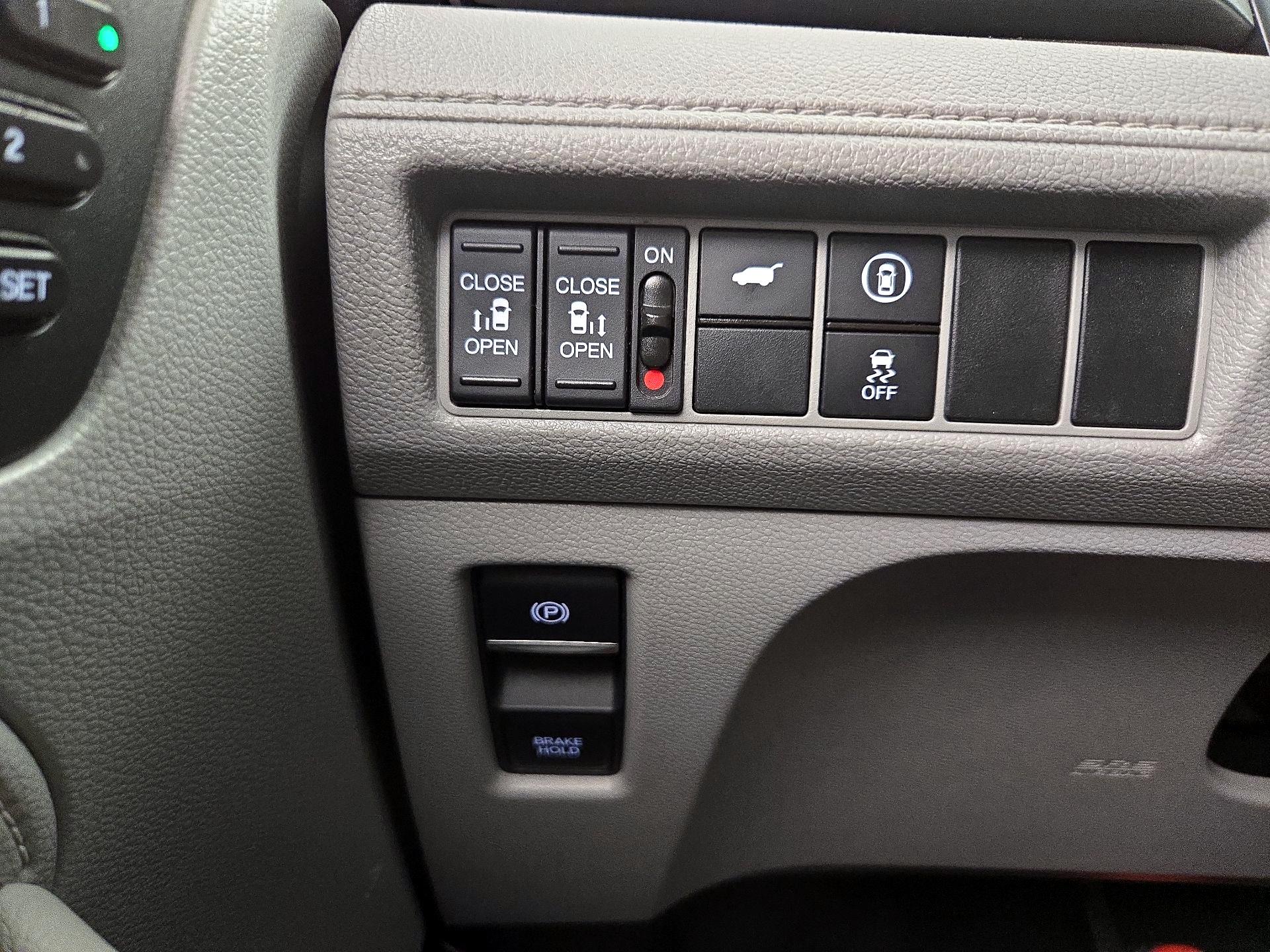 Thumbnail: 2023 Honda Odyssey - 13