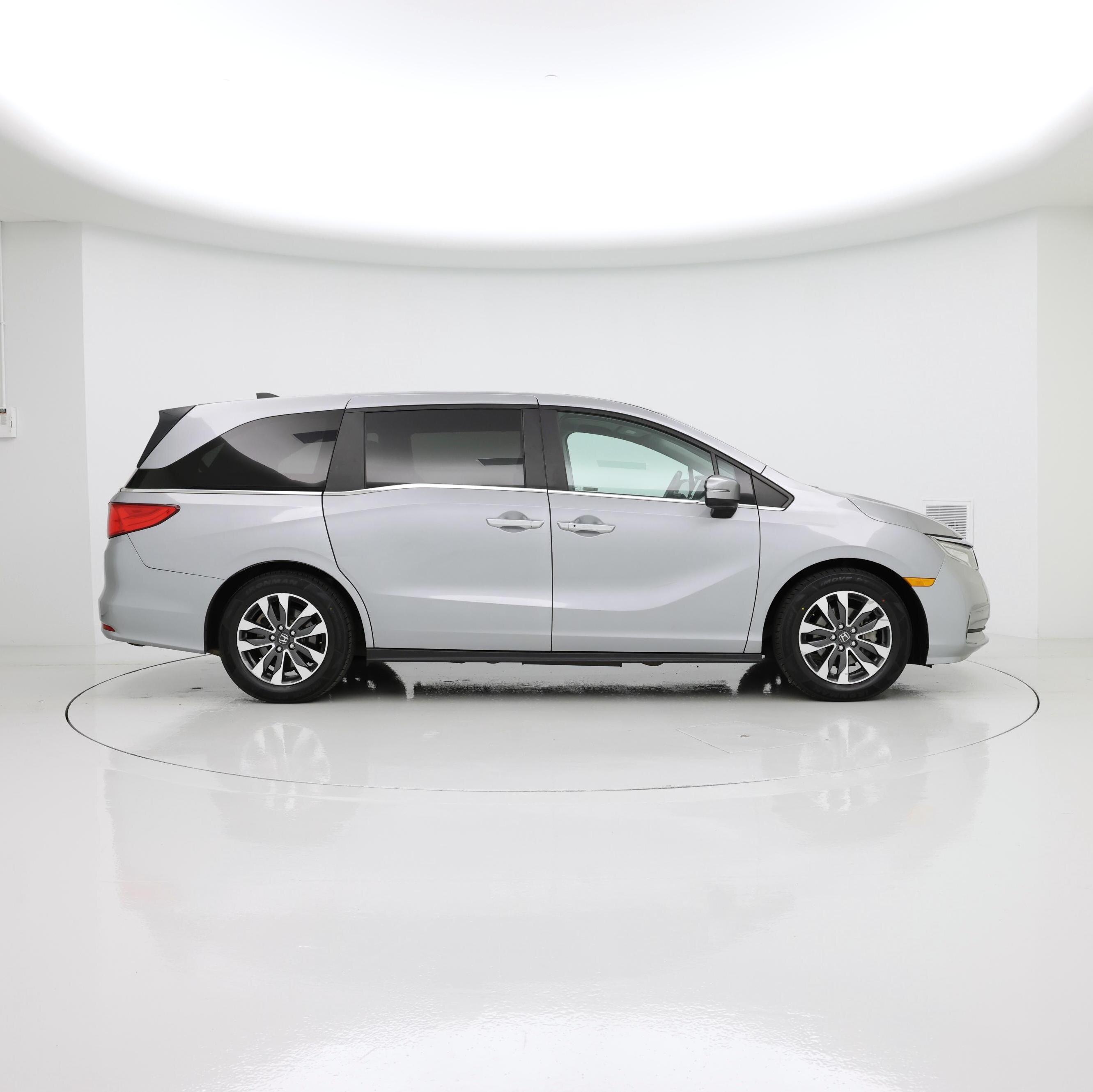 Thumbnail: 2023 Honda Odyssey - 7