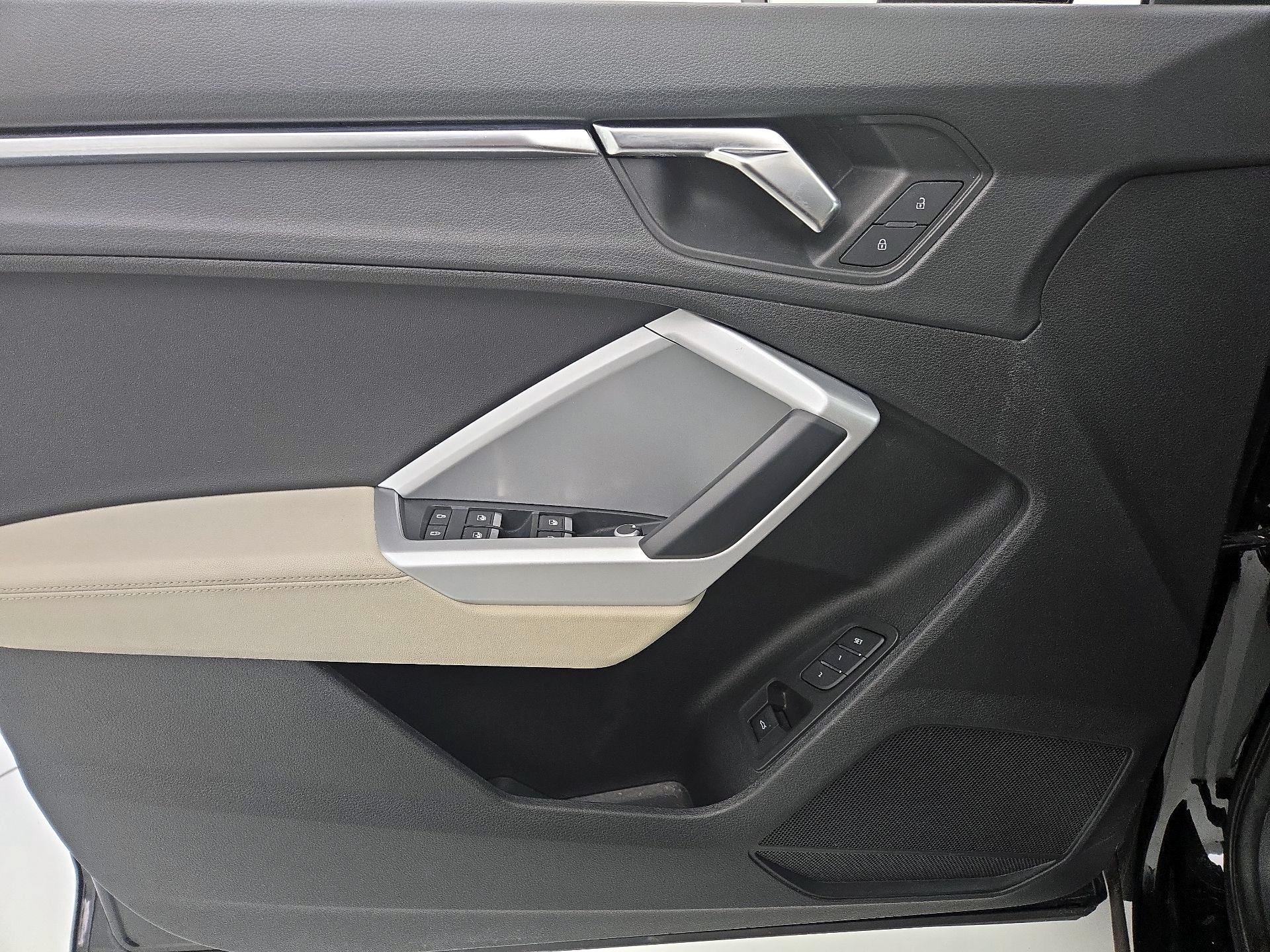 Thumbnail: 2022 Audi Q3 - 12