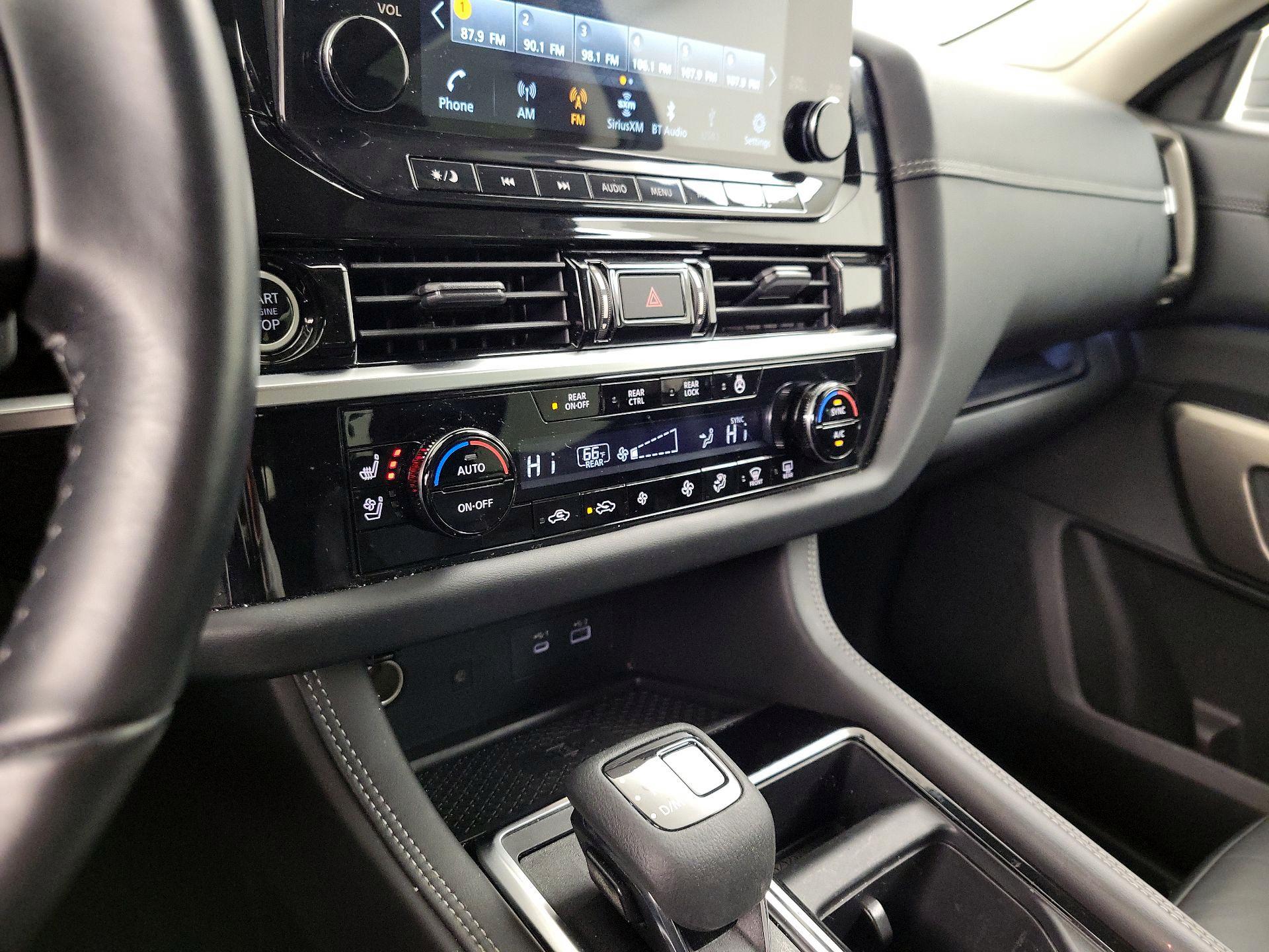 Thumbnail: 2022 Nissan Pathfinder - 17