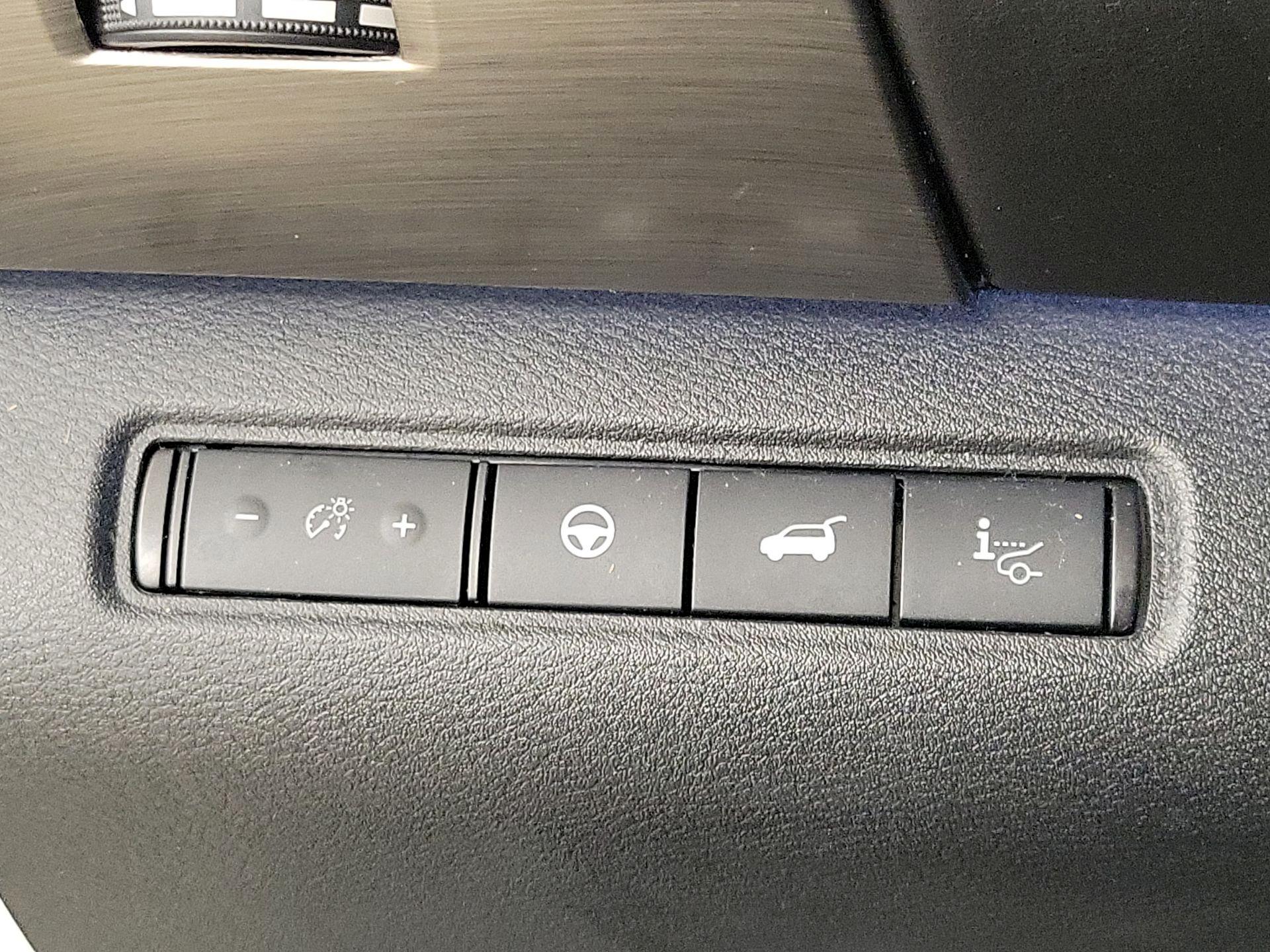 Thumbnail: 2022 Nissan Pathfinder - 13