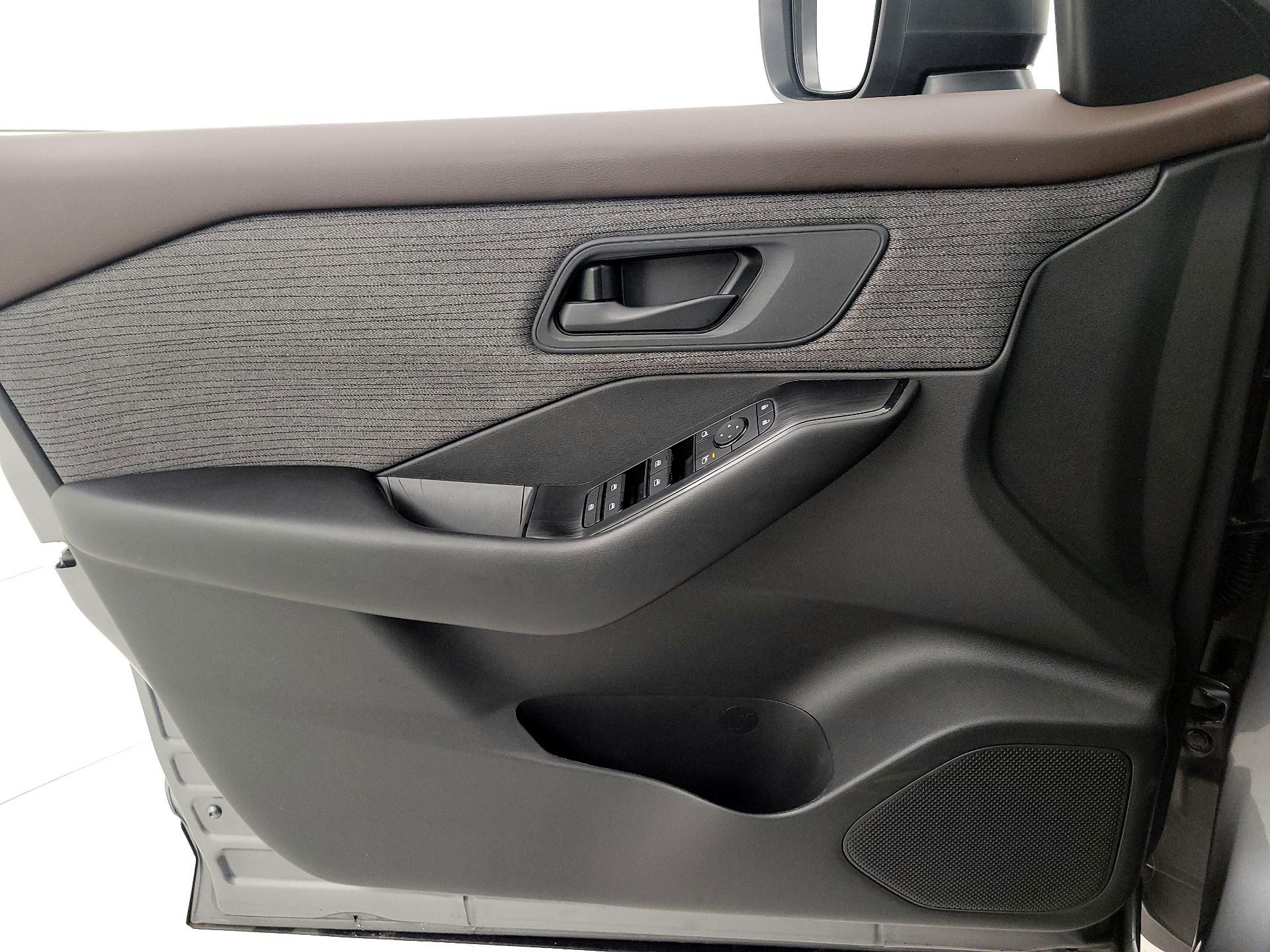 Thumbnail: 2023 Nissan Rogue - 12