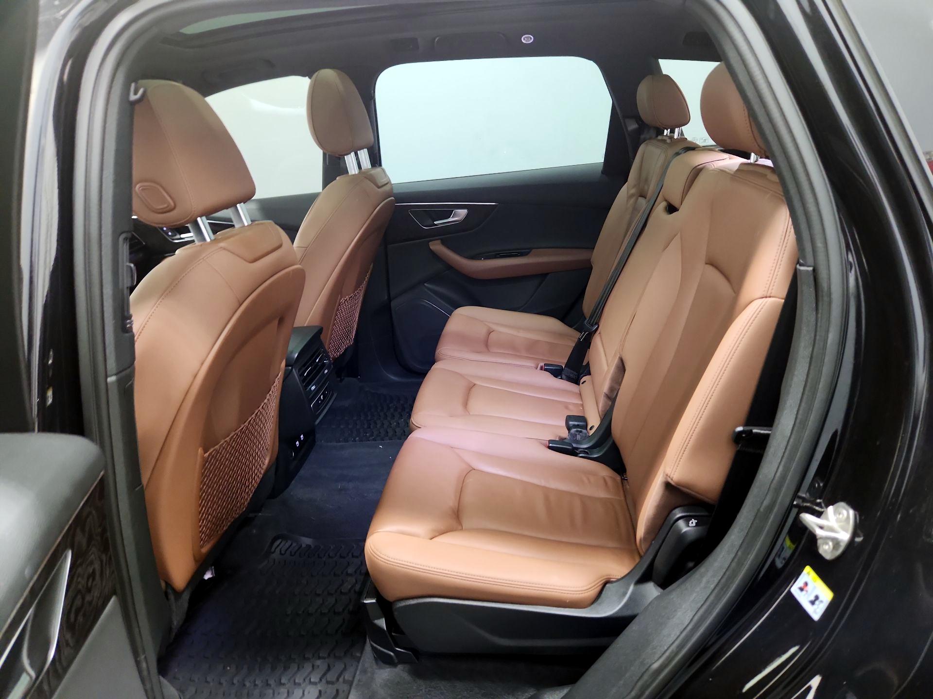 Thumbnail: 2021 Audi Q7 - 20