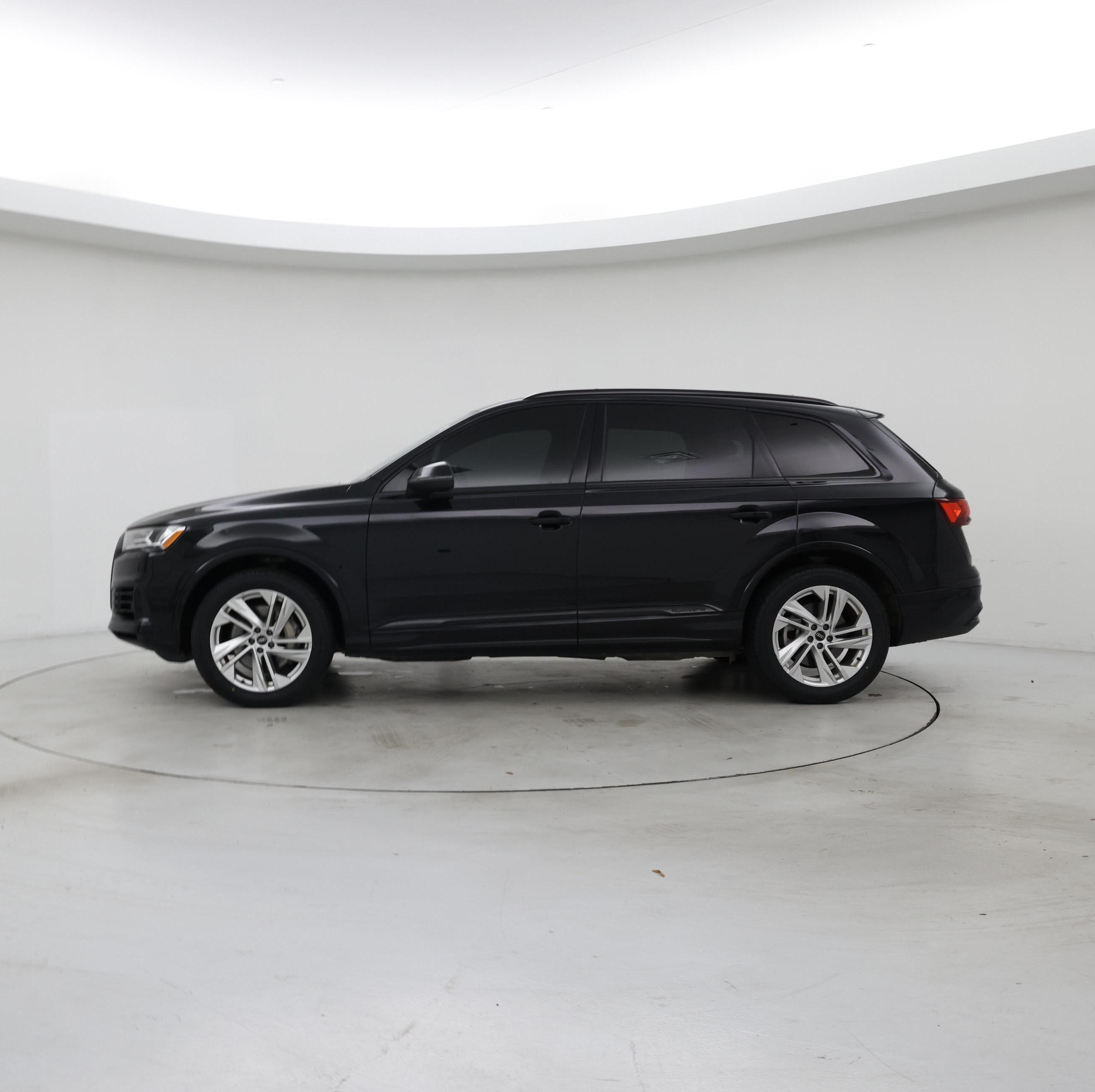 Thumbnail: 2021 Audi Q7 - 3