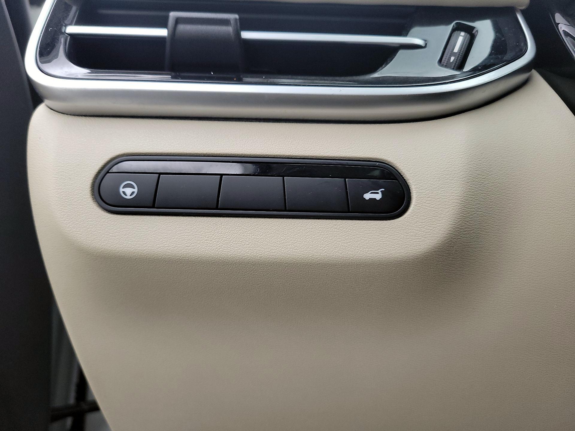 Thumbnail: 2023 INFINITI QX60 - 13