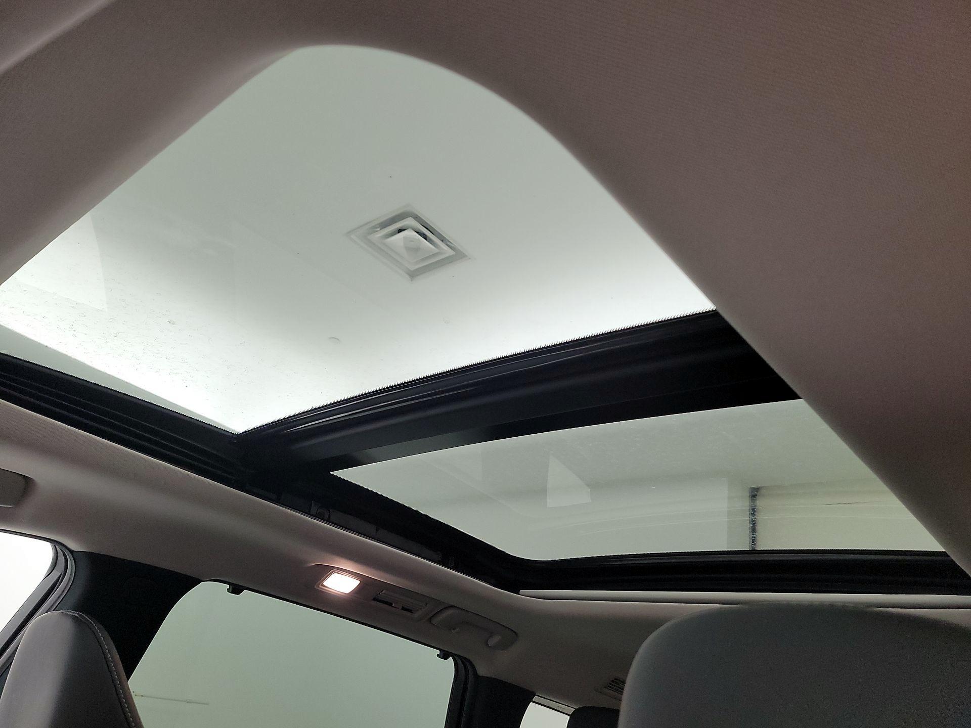 Thumbnail: 2023 INFINITI QX60 - 20