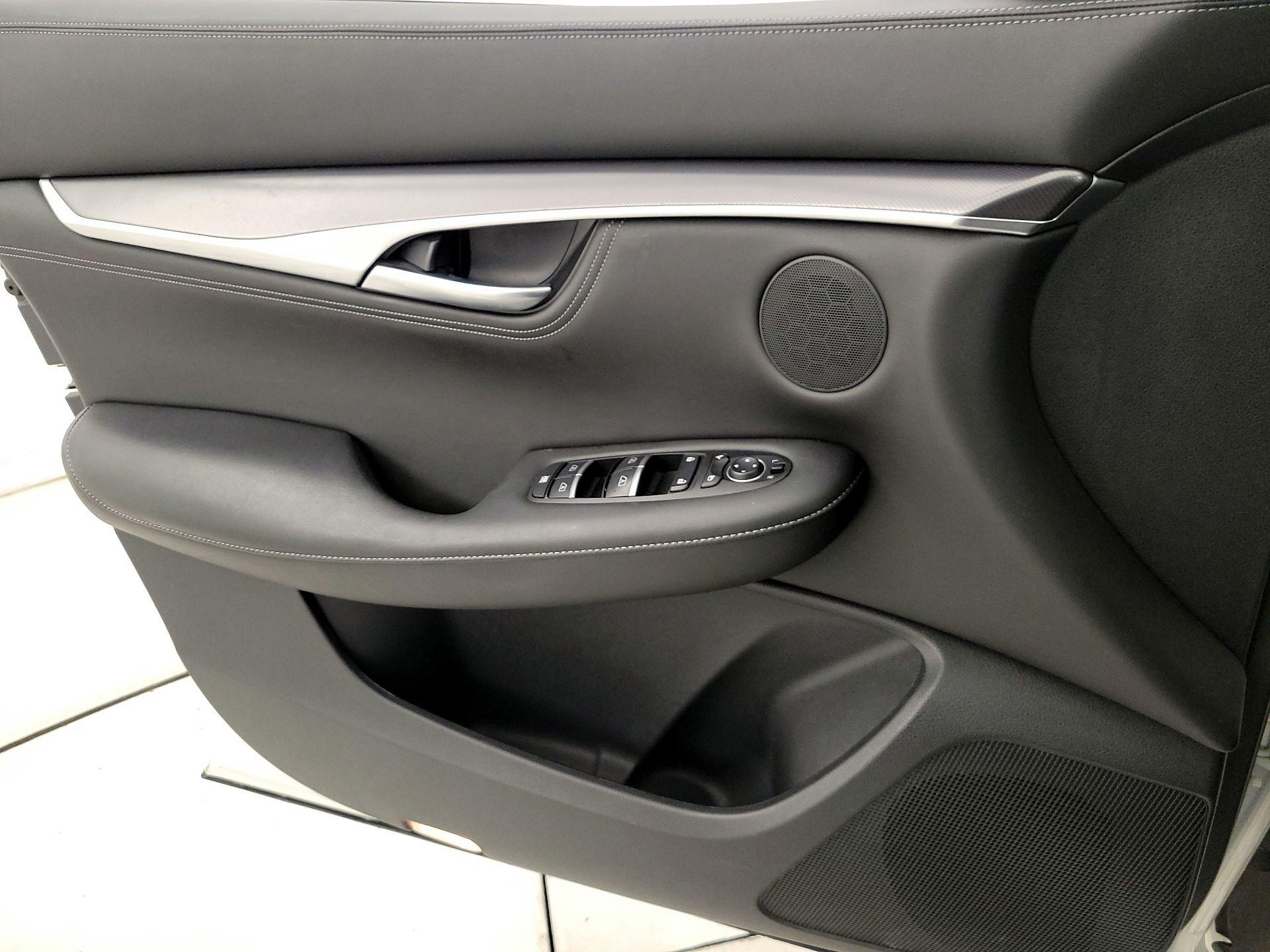 Thumbnail: 2023 INFINITI QX55 - 12