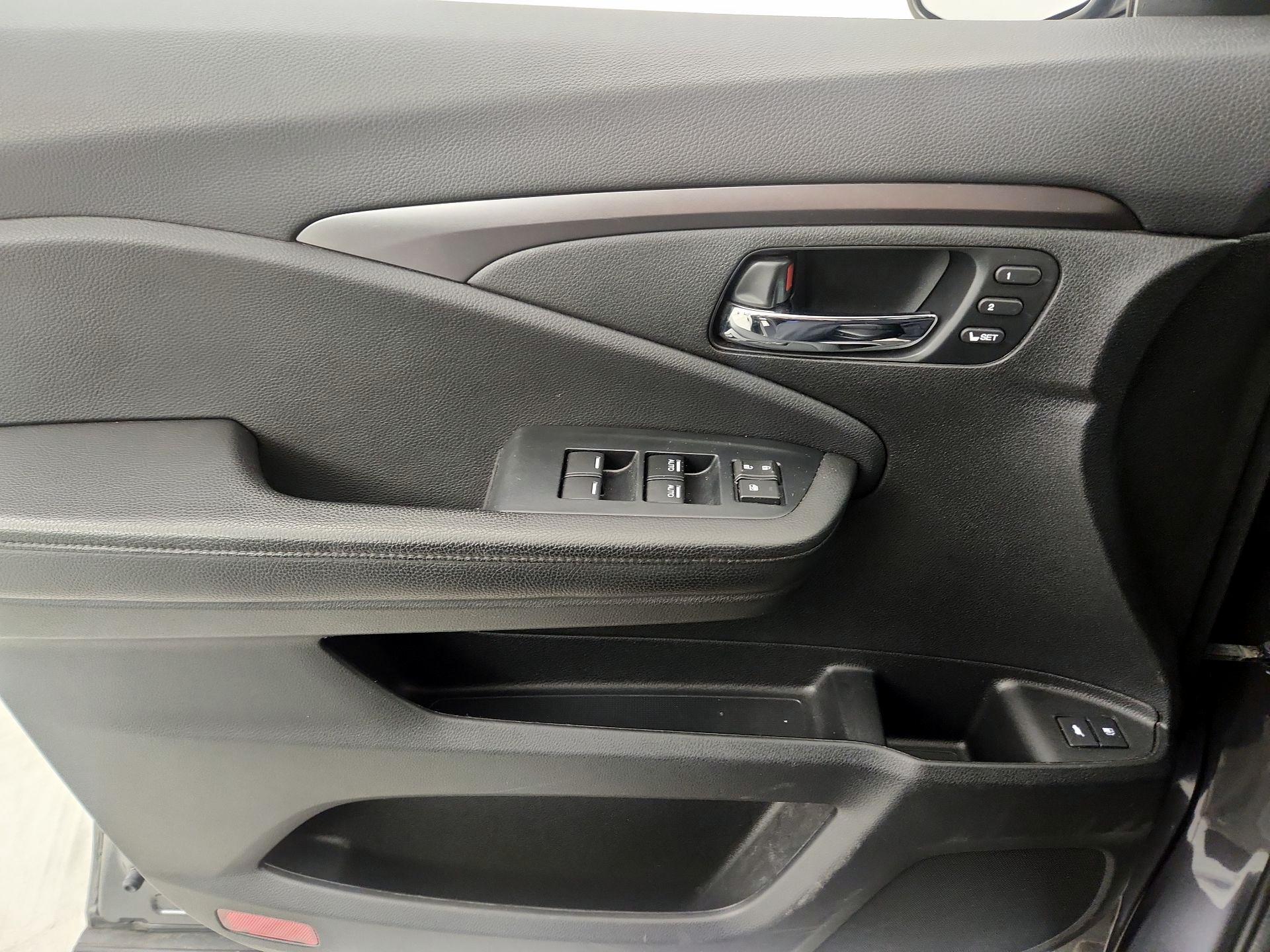 Thumbnail: 2022 Honda Pilot - 12