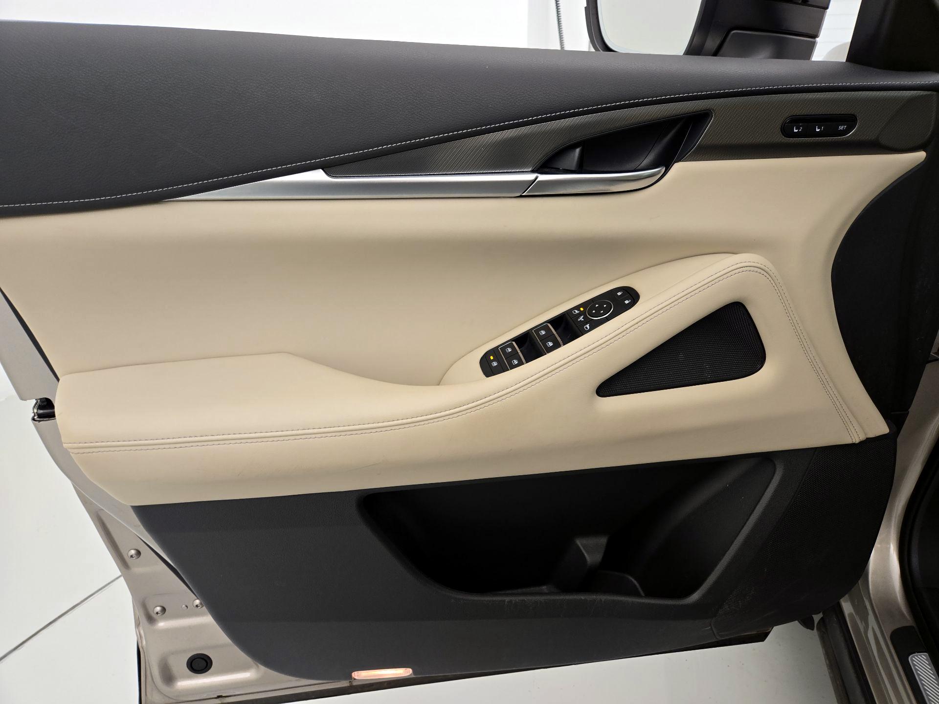 Thumbnail: 2023 INFINITI QX60 - 12