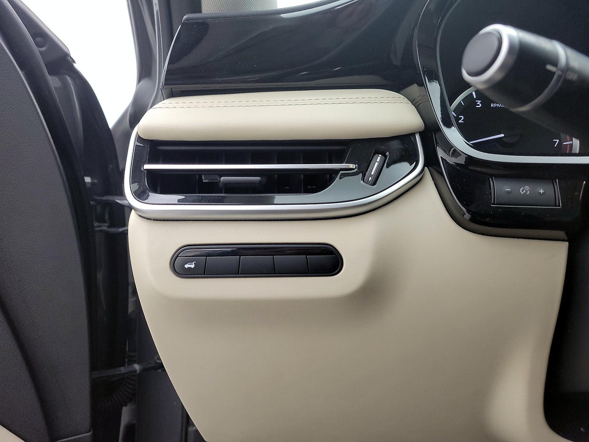 Thumbnail: 2023 INFINITI QX60 - 13