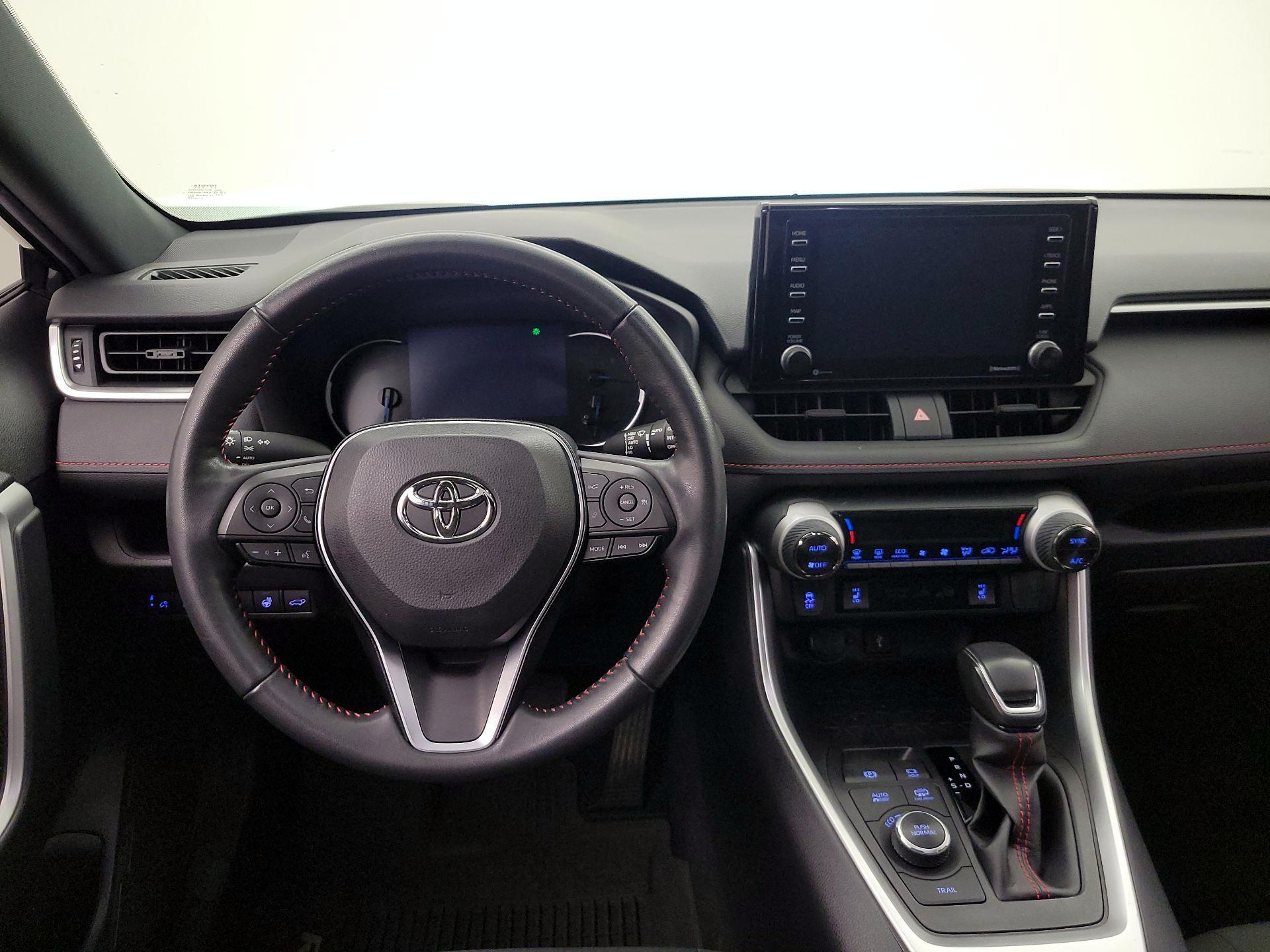 Thumbnail: 2022 Toyota RAV4 - 10