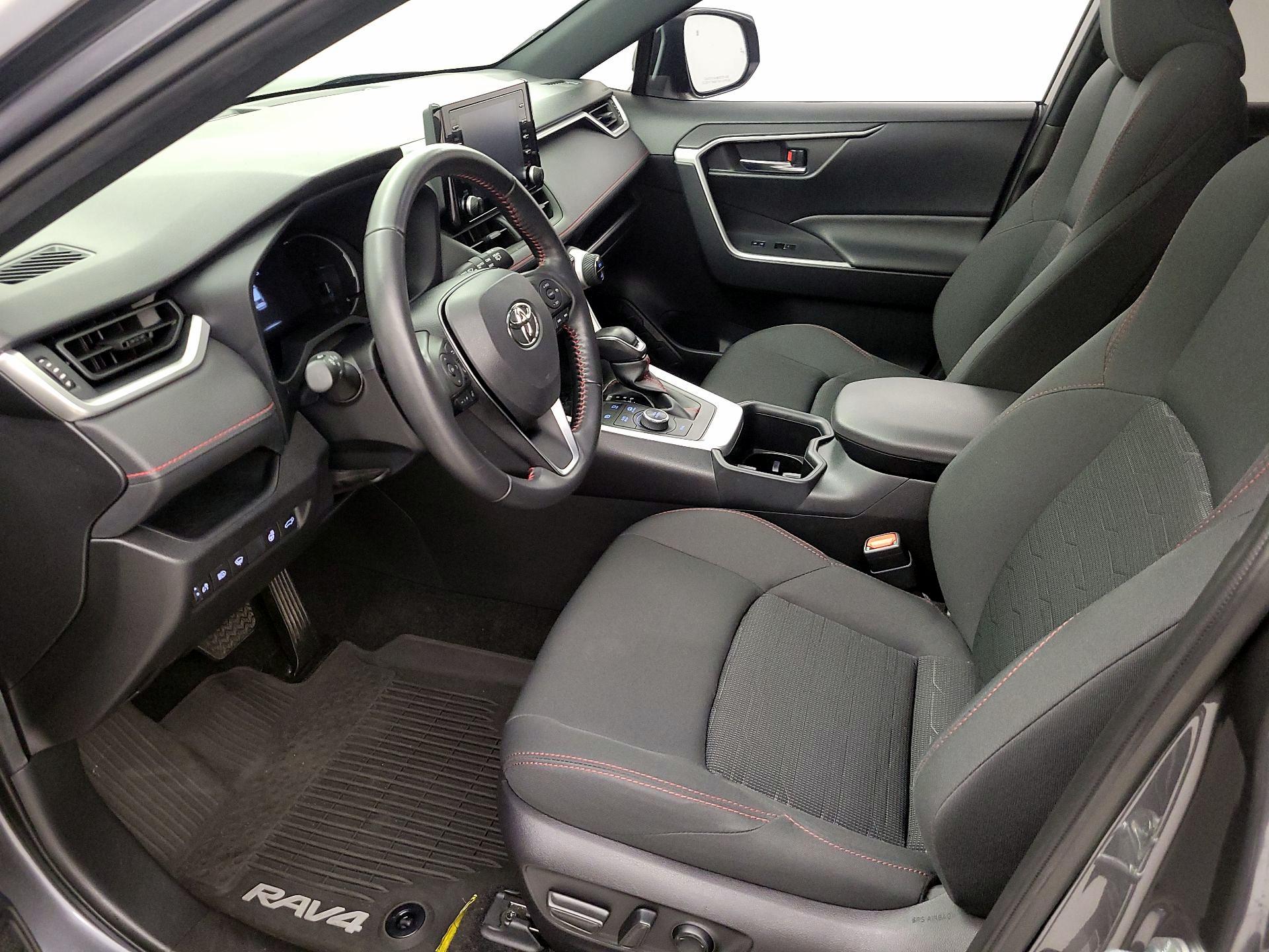 Thumbnail: 2022 Toyota RAV4 - 11