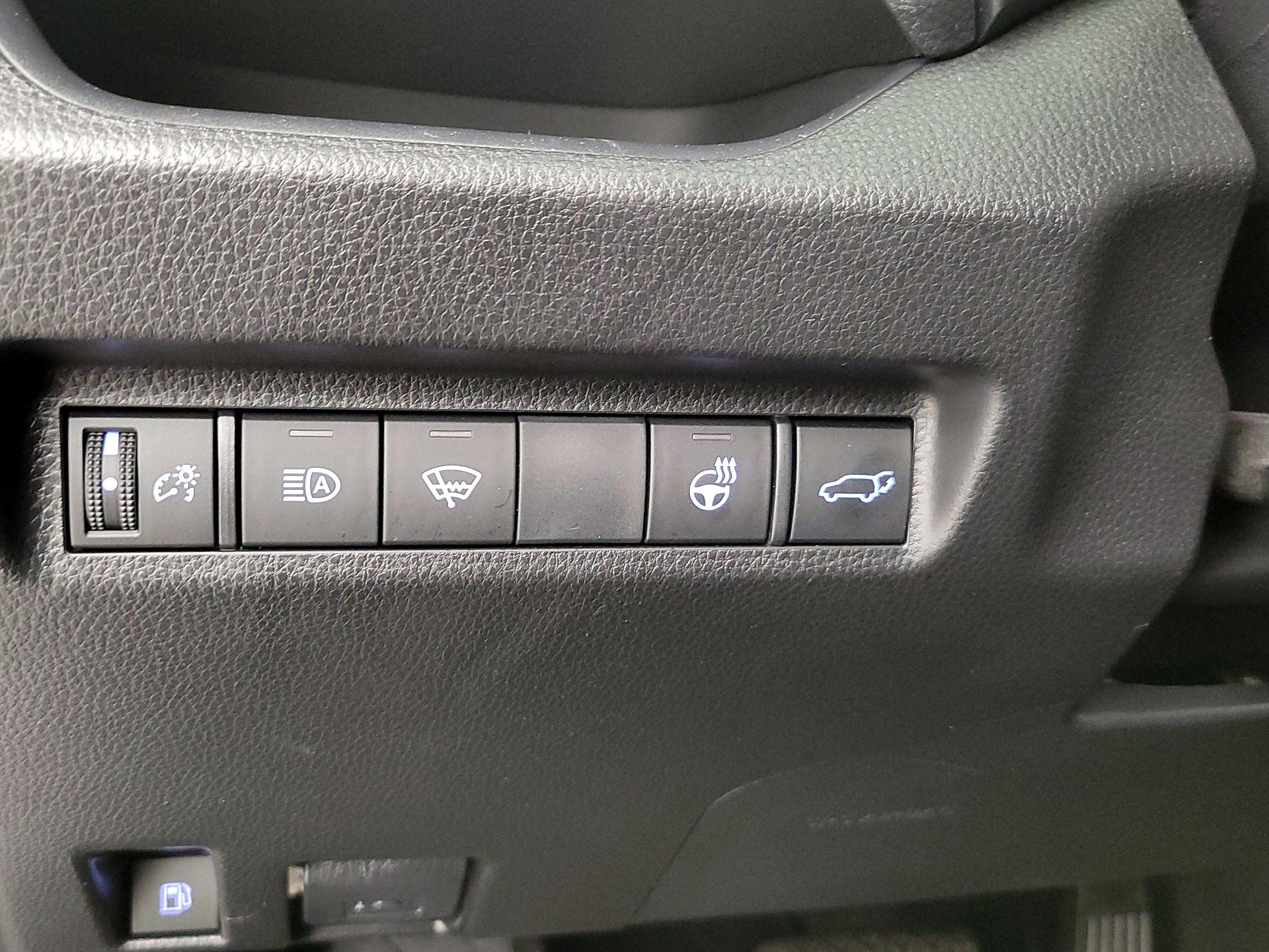 Thumbnail: 2022 Toyota RAV4 - 13