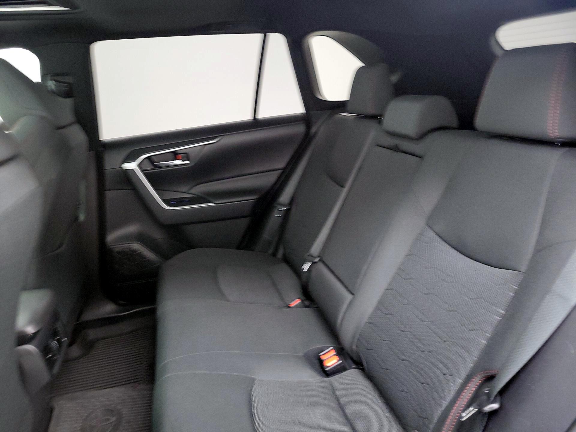 Thumbnail: 2022 Toyota RAV4 - 20