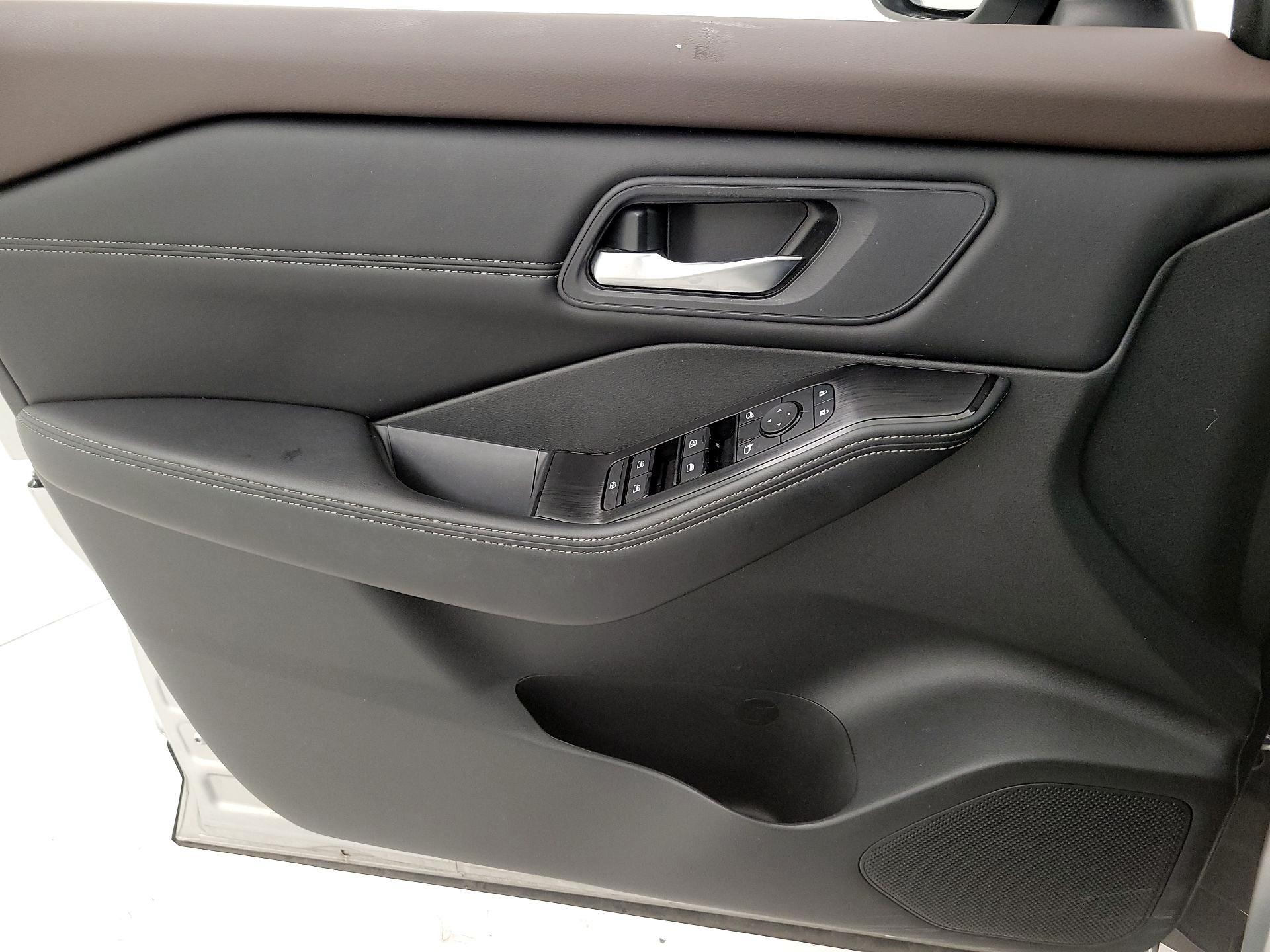 Thumbnail: 2022 Nissan Rogue - 12