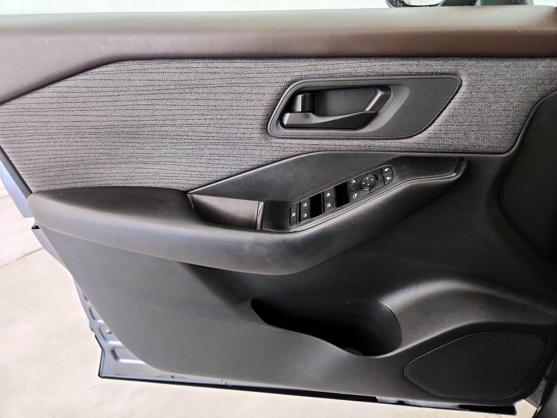 Thumbnail: 2023 Nissan Rogue - 12