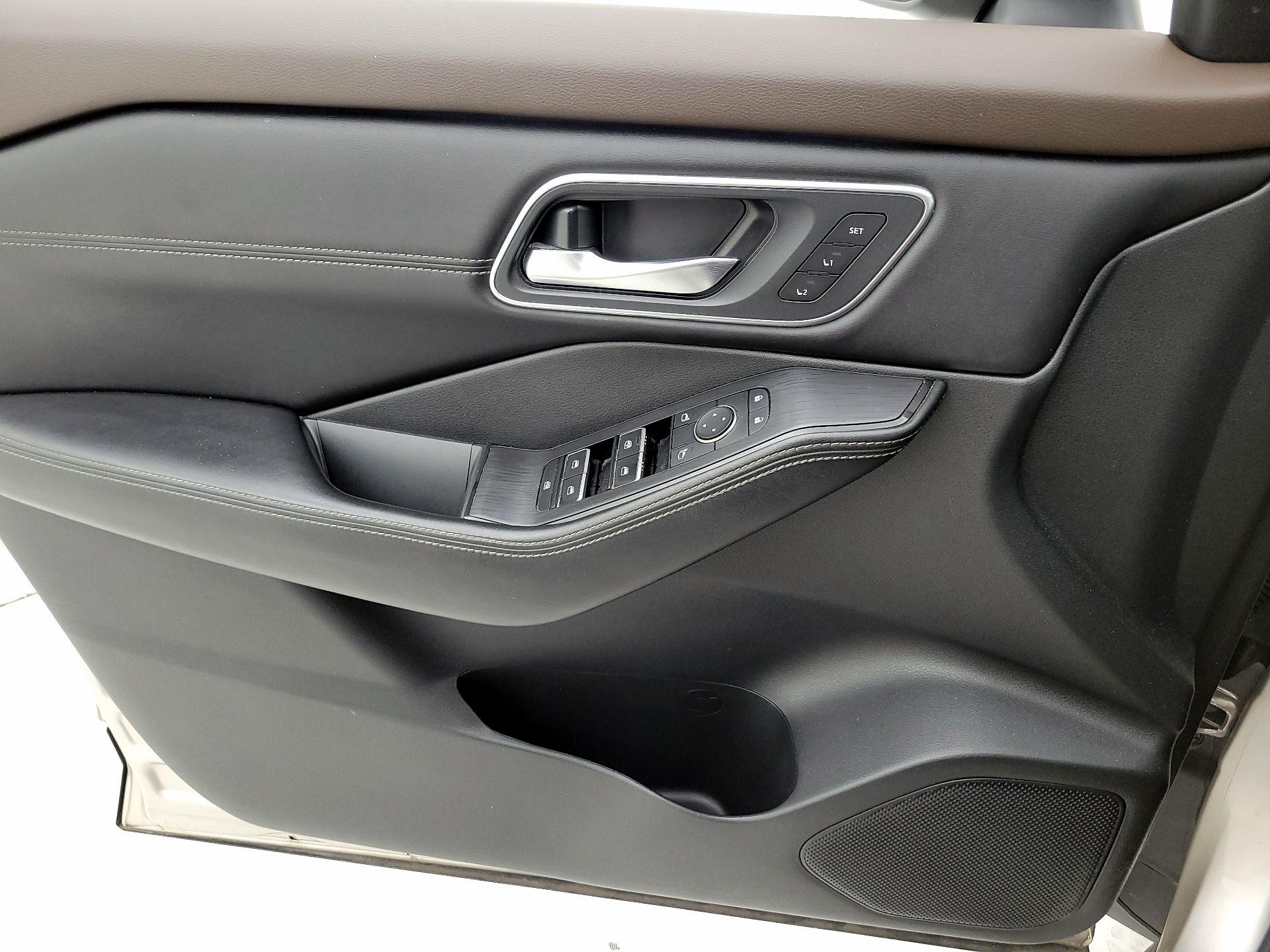 Thumbnail: 2023 Nissan Rogue - 12