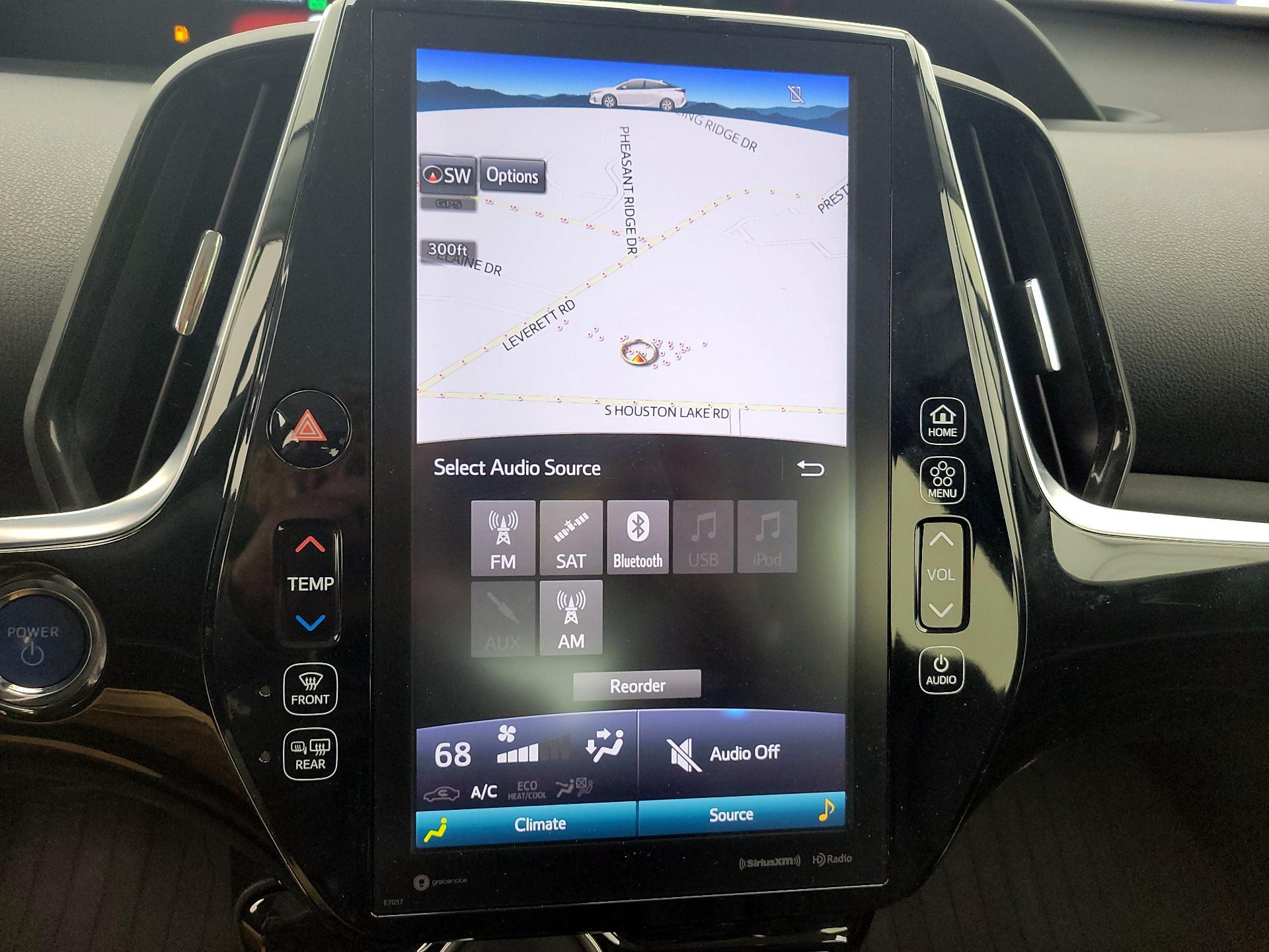 Thumbnail: 2020 Toyota Prius Prime - 16