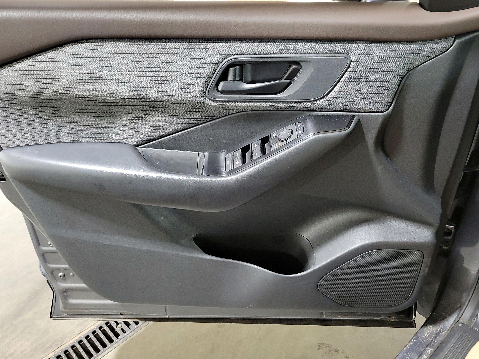 Thumbnail: 2023 Nissan Rogue - 12