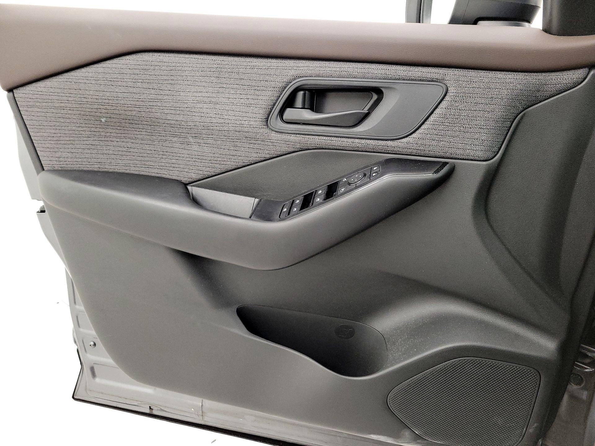 Thumbnail: 2023 Nissan Rogue - 12