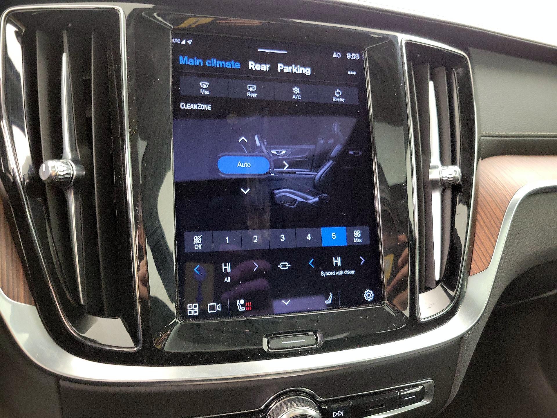 Thumbnail: 2023 Volvo S60 - 17