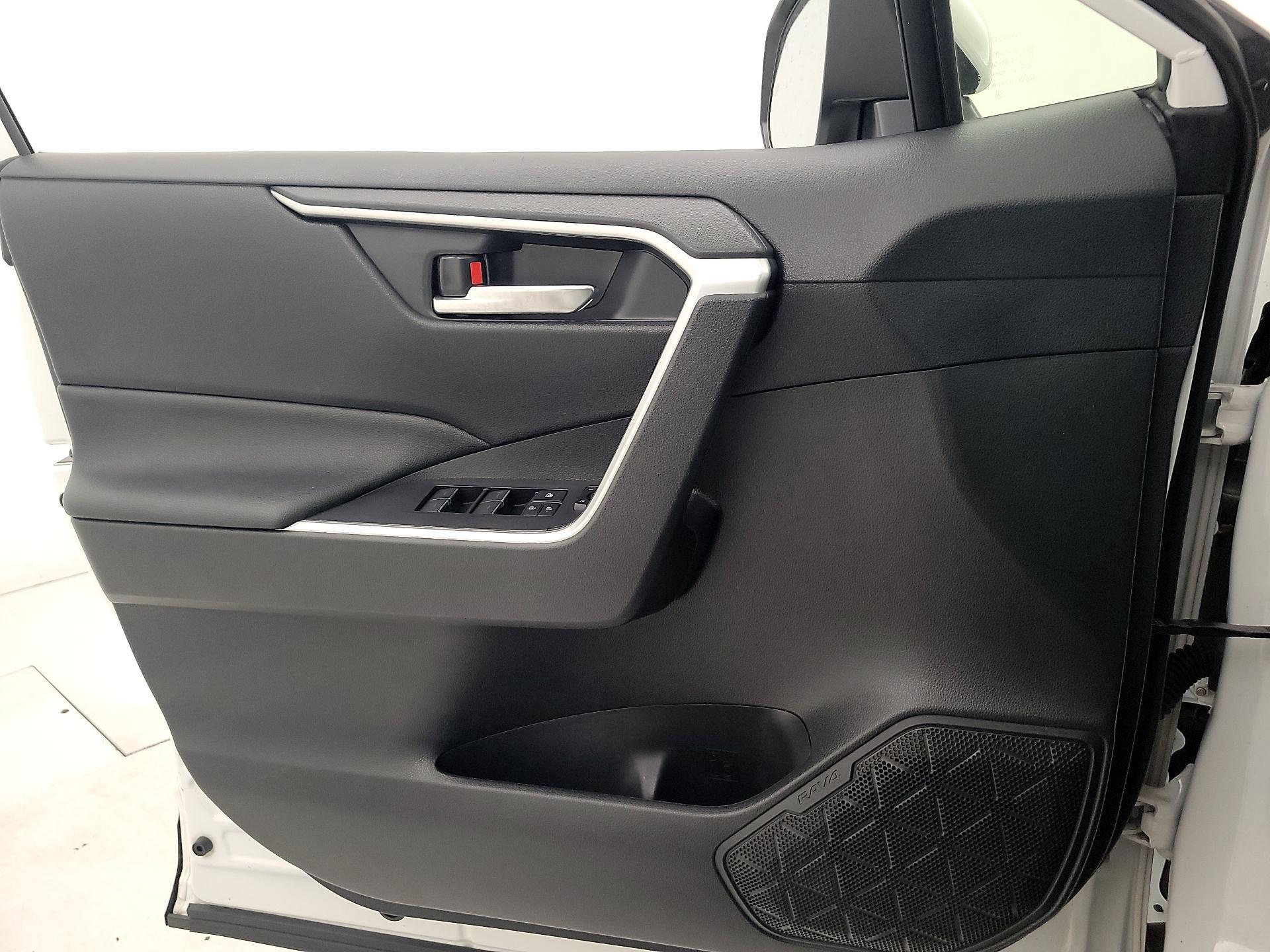 Thumbnail: 2023 Toyota RAV4 - 12