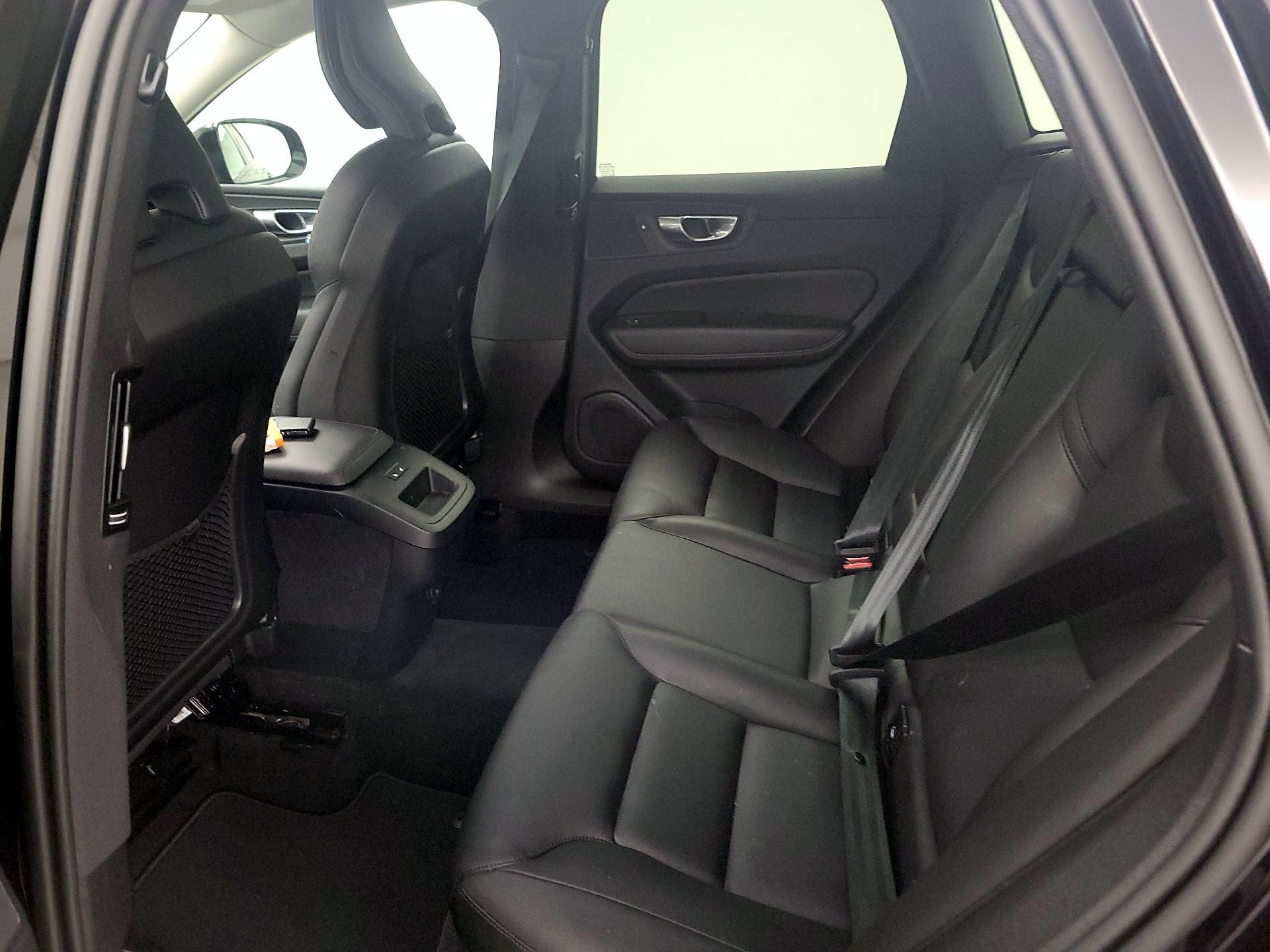 Thumbnail: 2024 Volvo XC60 - 20