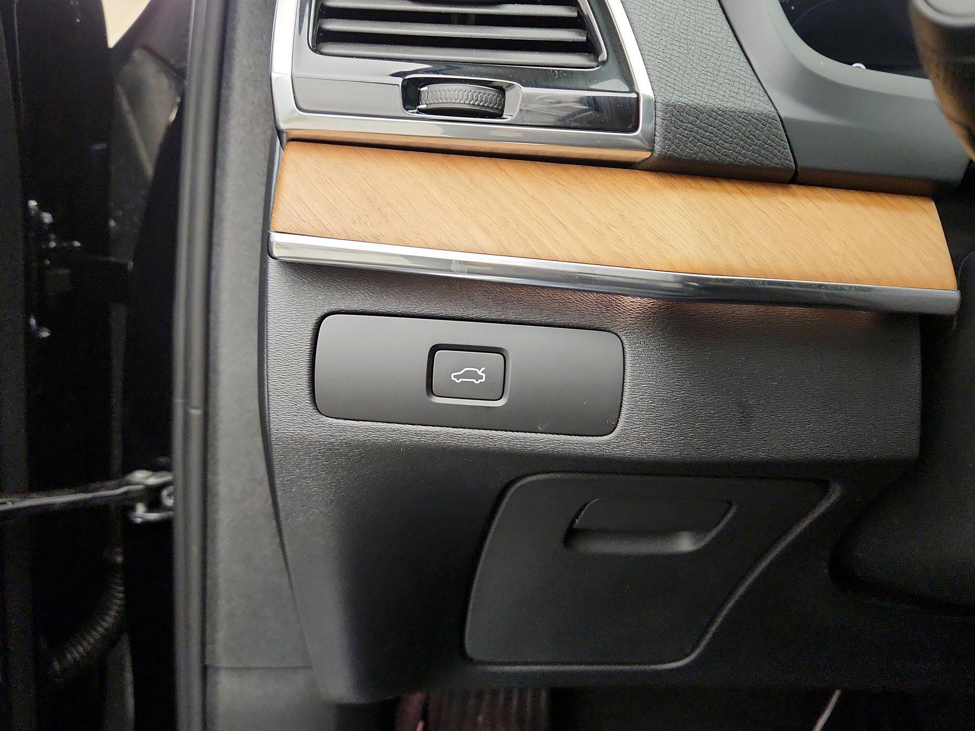 Thumbnail: 2024 Volvo XC90 - 13