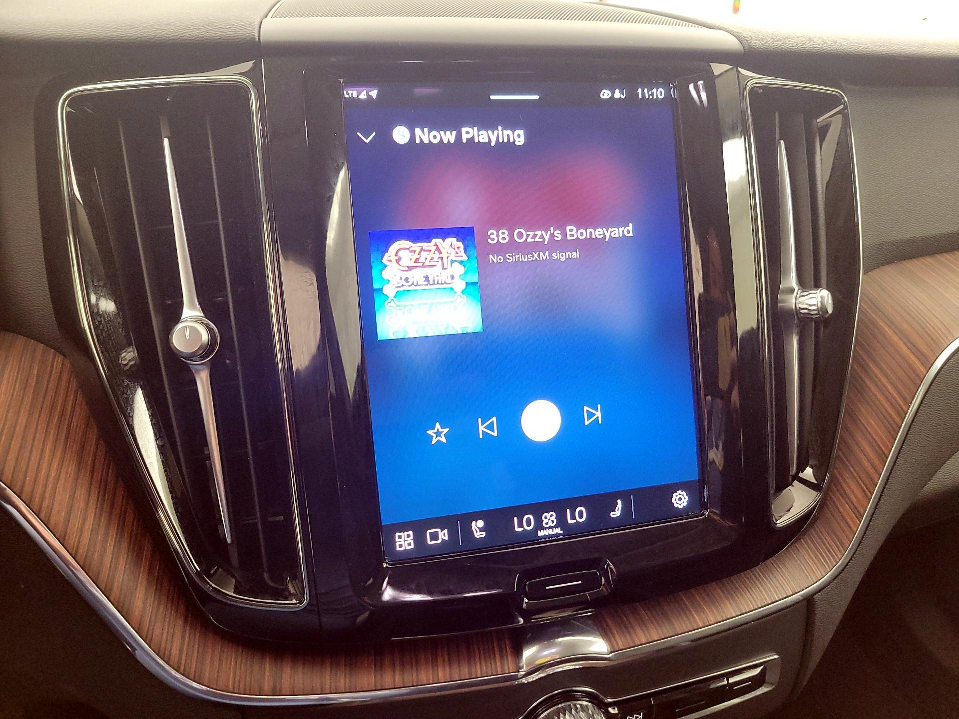 Thumbnail: 2024 Volvo XC60 - 16